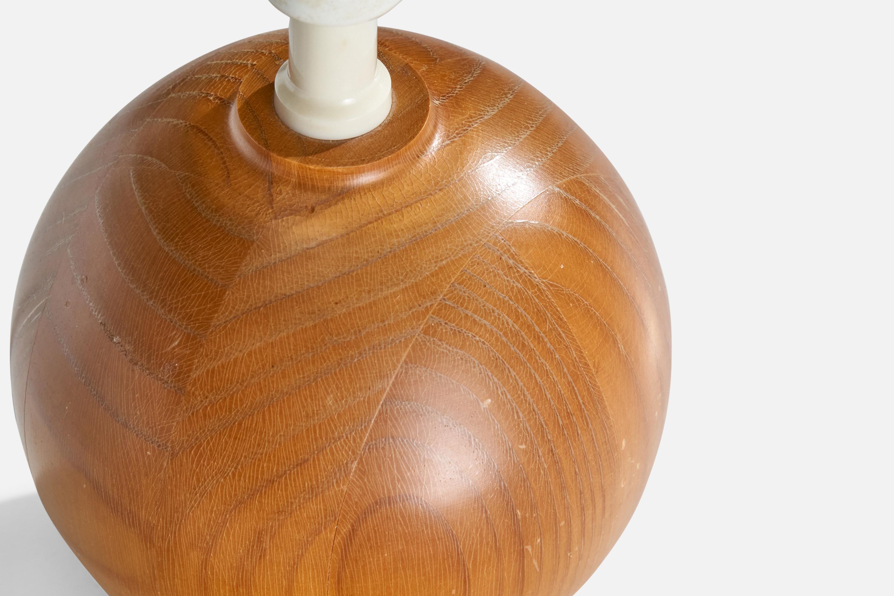 Créateur suédois, lampes de table, pin, Suède, années 1970 en vente 1