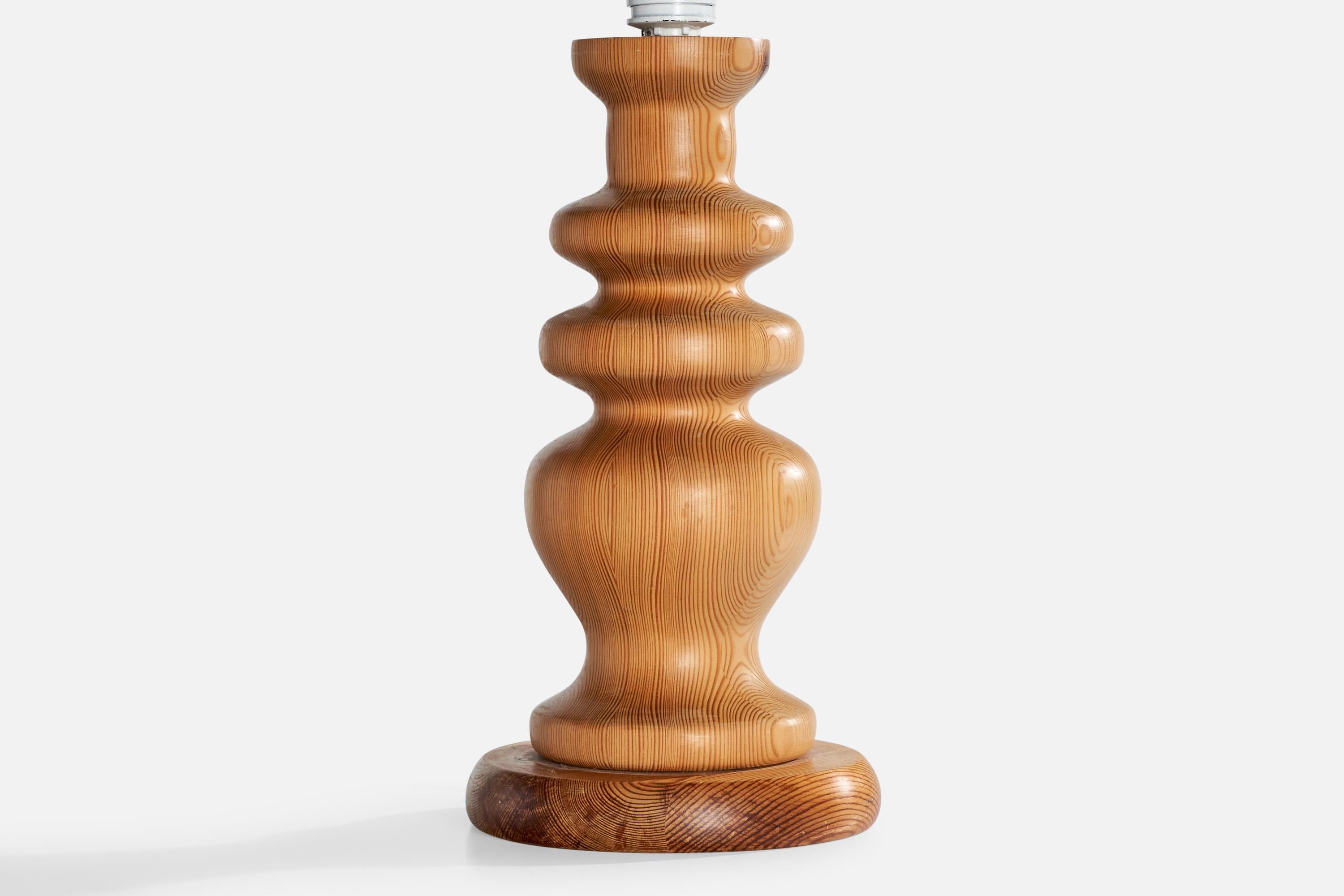 Créateur suédois, lampes de table, pin, Suède, années 1970 en vente 1