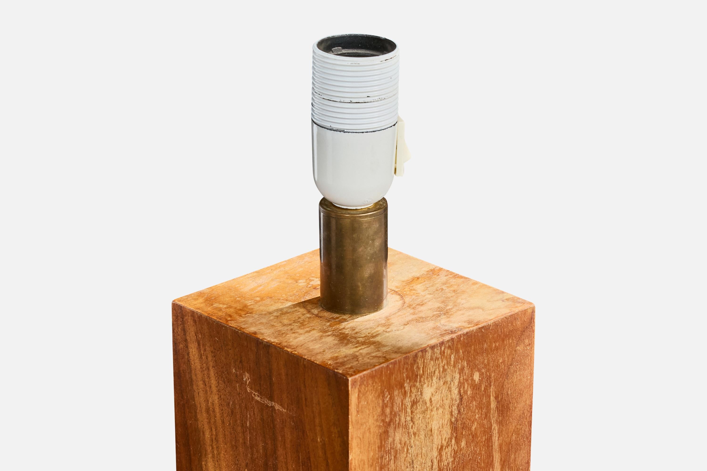 Diseñador sueco, Lámparas de mesa, teca, latón, Suecia, años 50 Sueco en venta