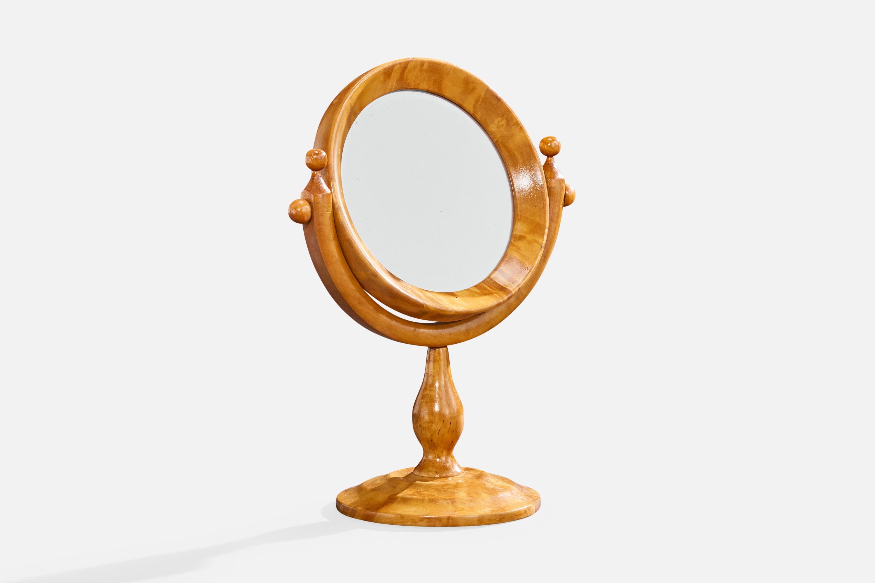 Miroir de table en bouleau conçu et produit en Suède, c. 1950. 

Dimensions globales (pouces) : 11.25 