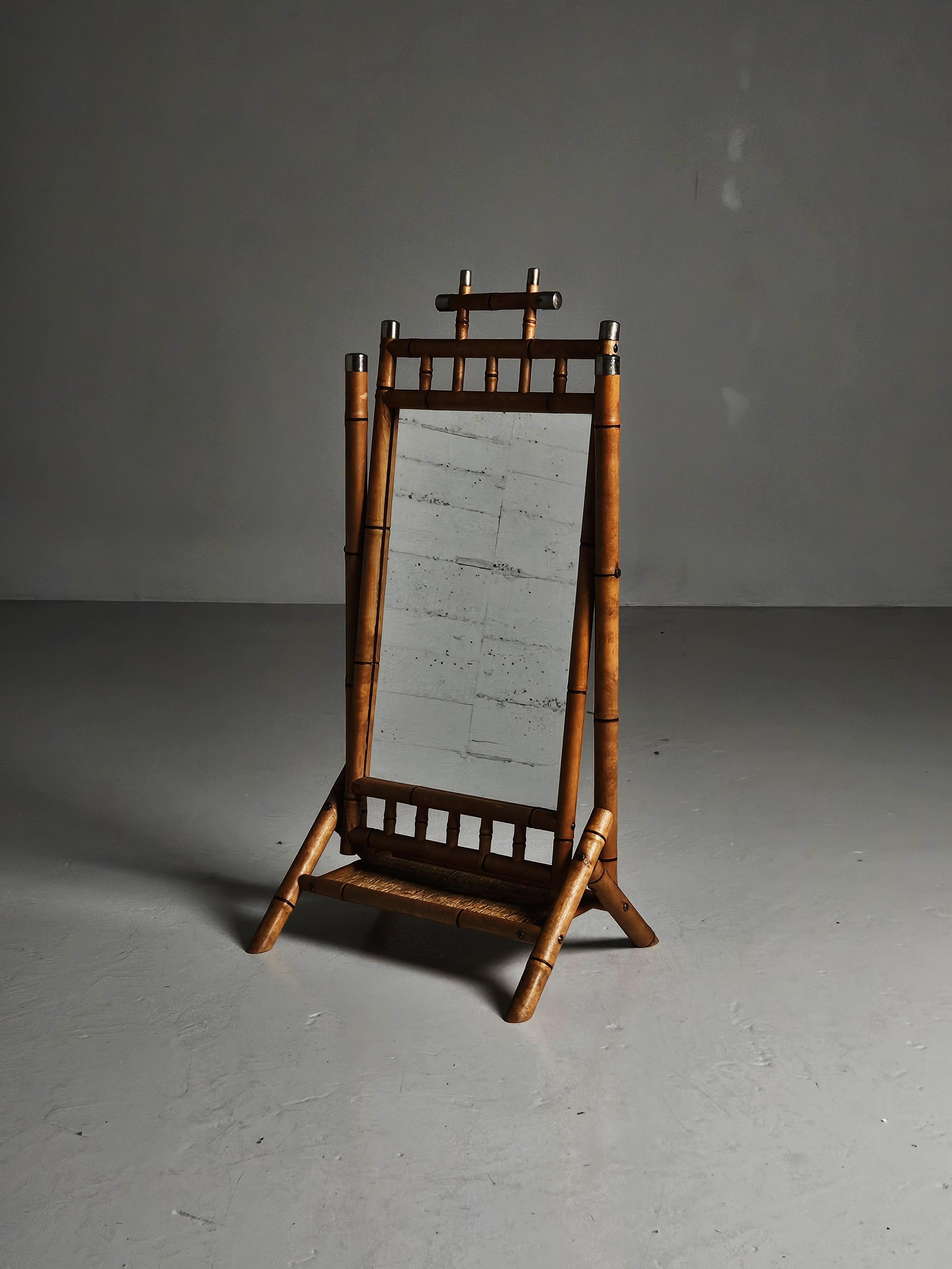 Great table mirror made by Bodafors during the 1890s. 

Made in beech and rattan. 