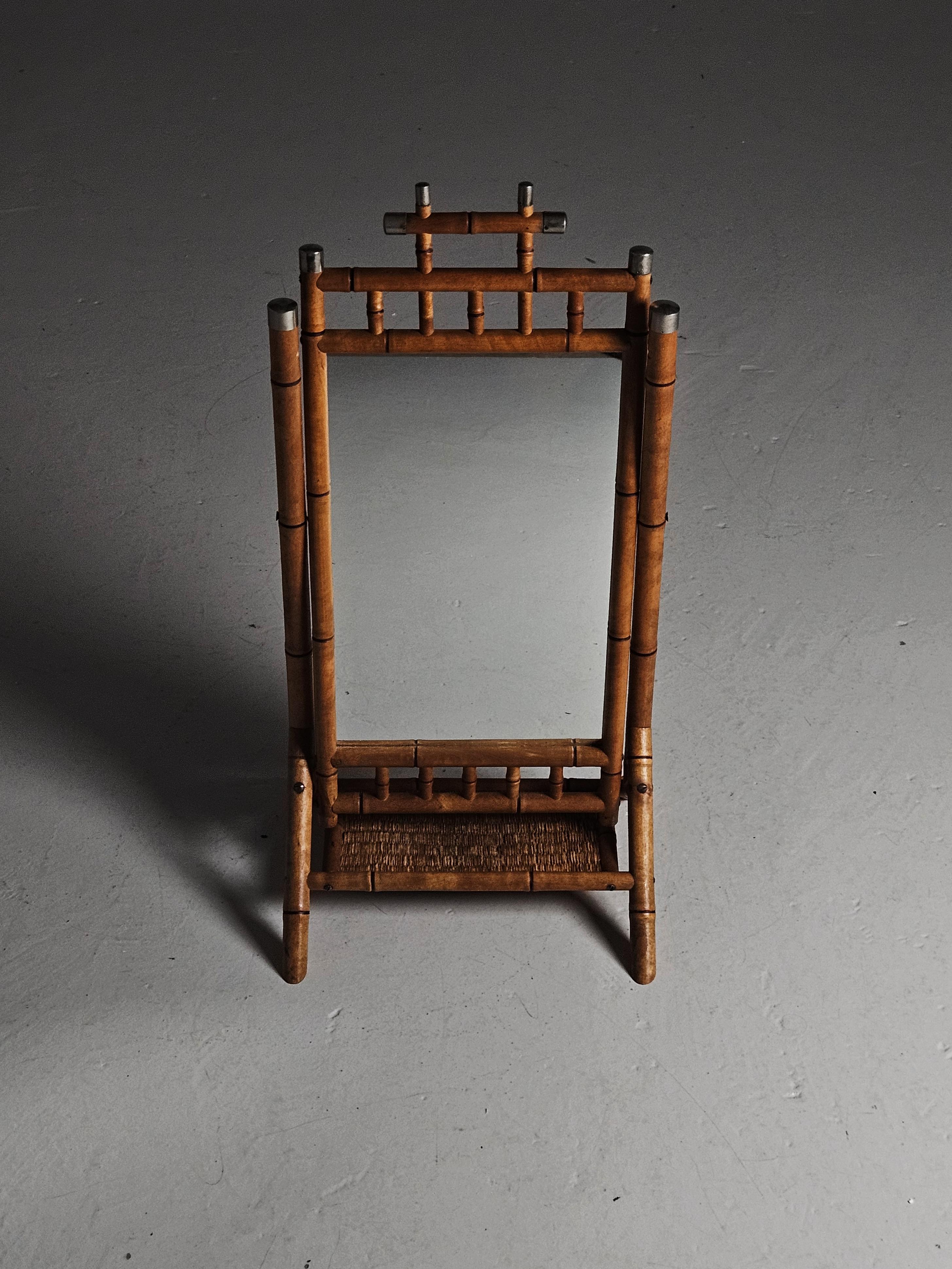 Swedish designer table mirror, Bodafors, 1890s In Good Condition For Sale In Eskilstuna, SE