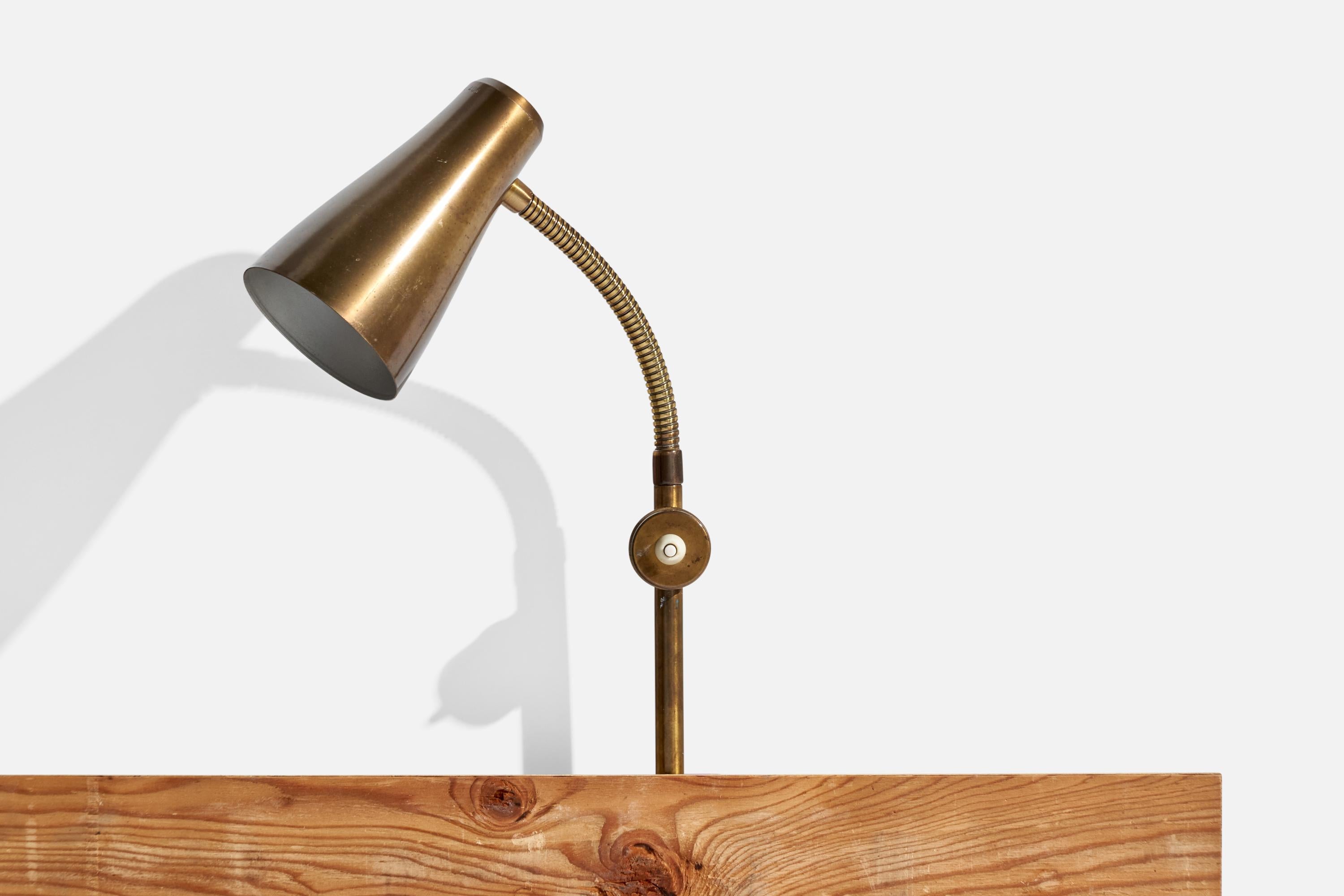 Suédois Designer suédois, Task Light, laiton, Suède, années 1940 en vente
