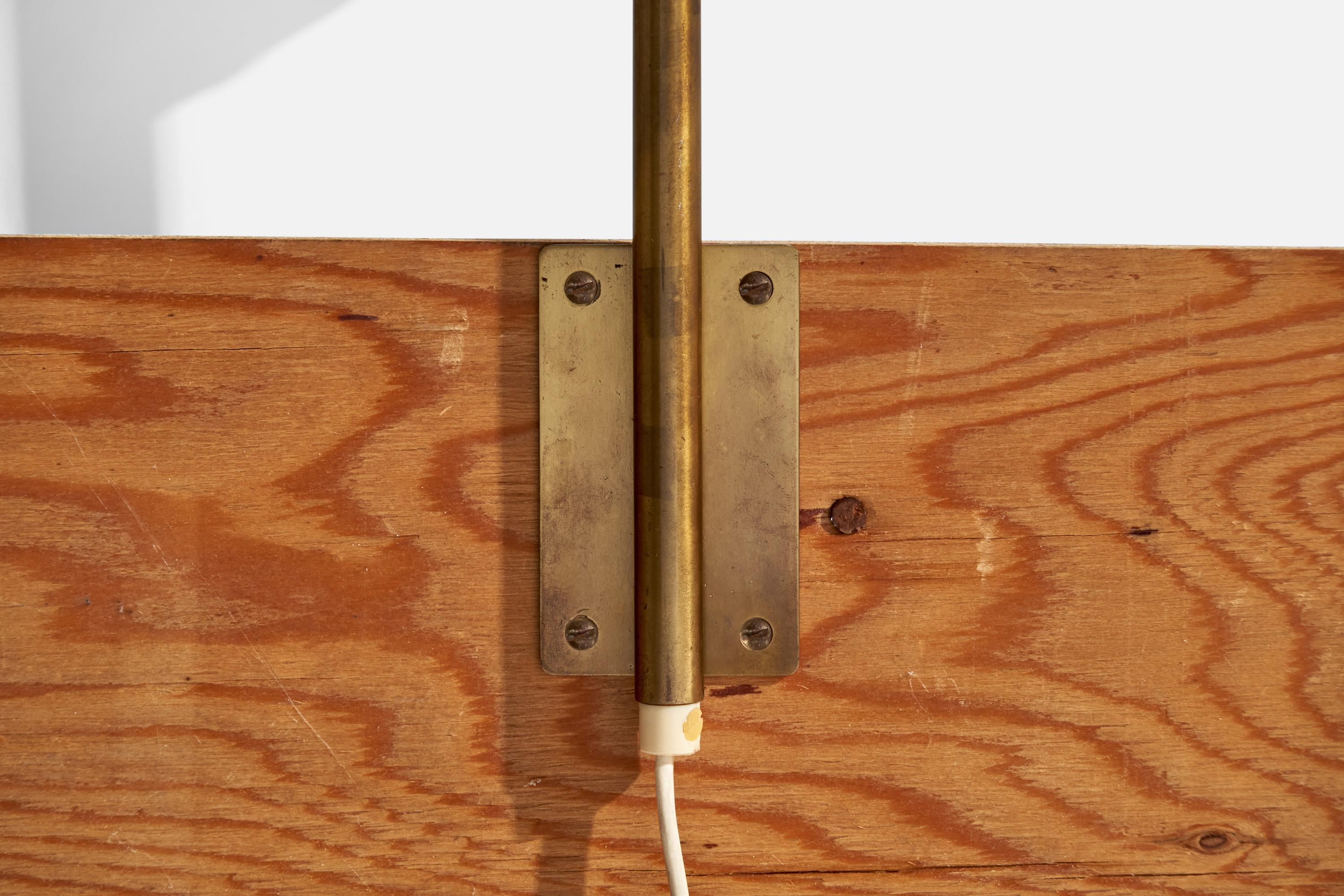 Designer suédois, Task Light, laiton, Suède, années 1940 en vente 1