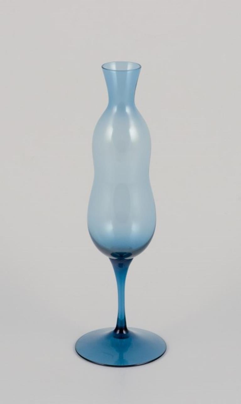 Swedish designer, three slim vases in art glass. Appprox. 1970s For Sale 1