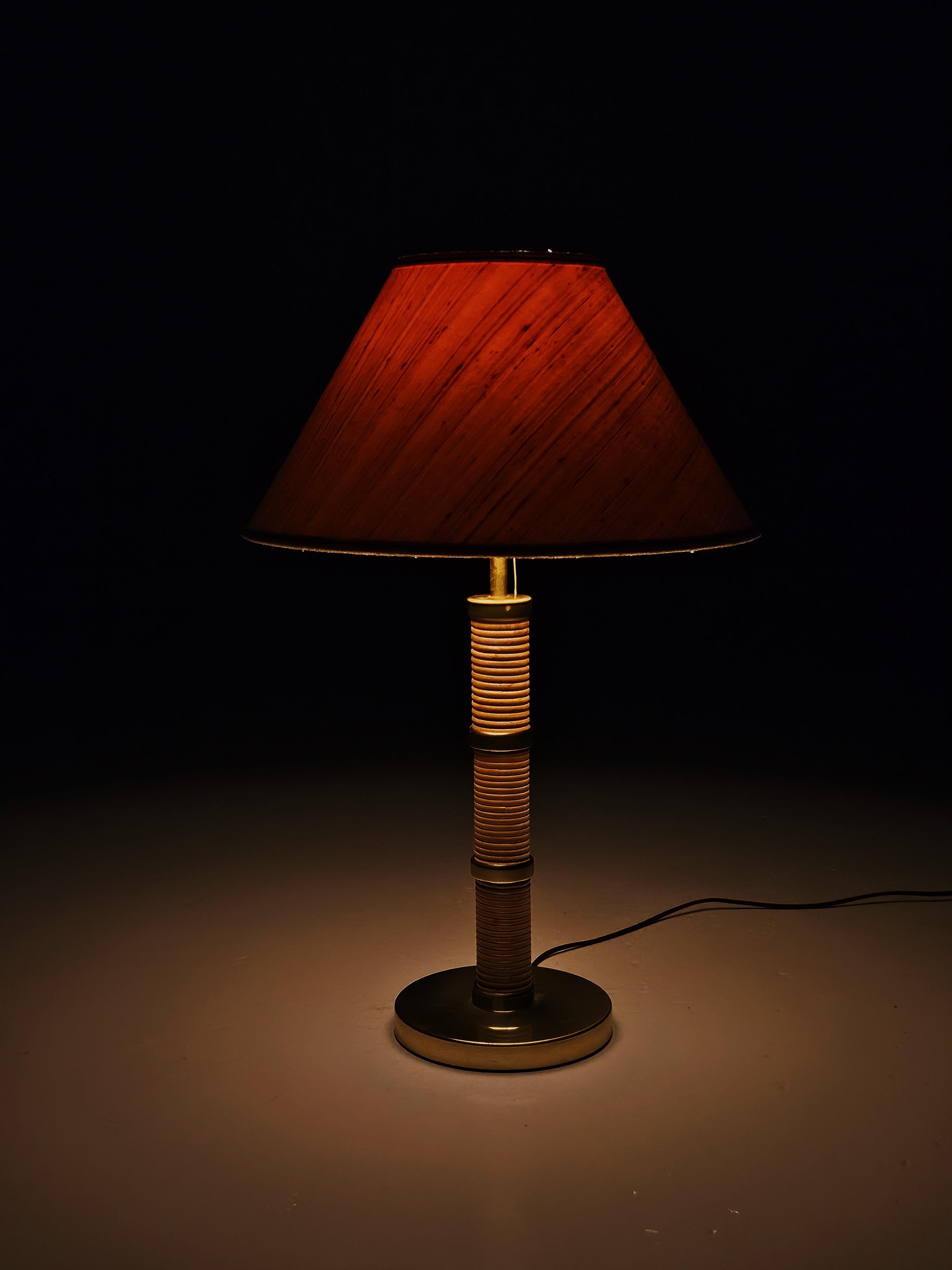 Laiton Lampe de table de style uchiwa par Miranda AB, années 1960