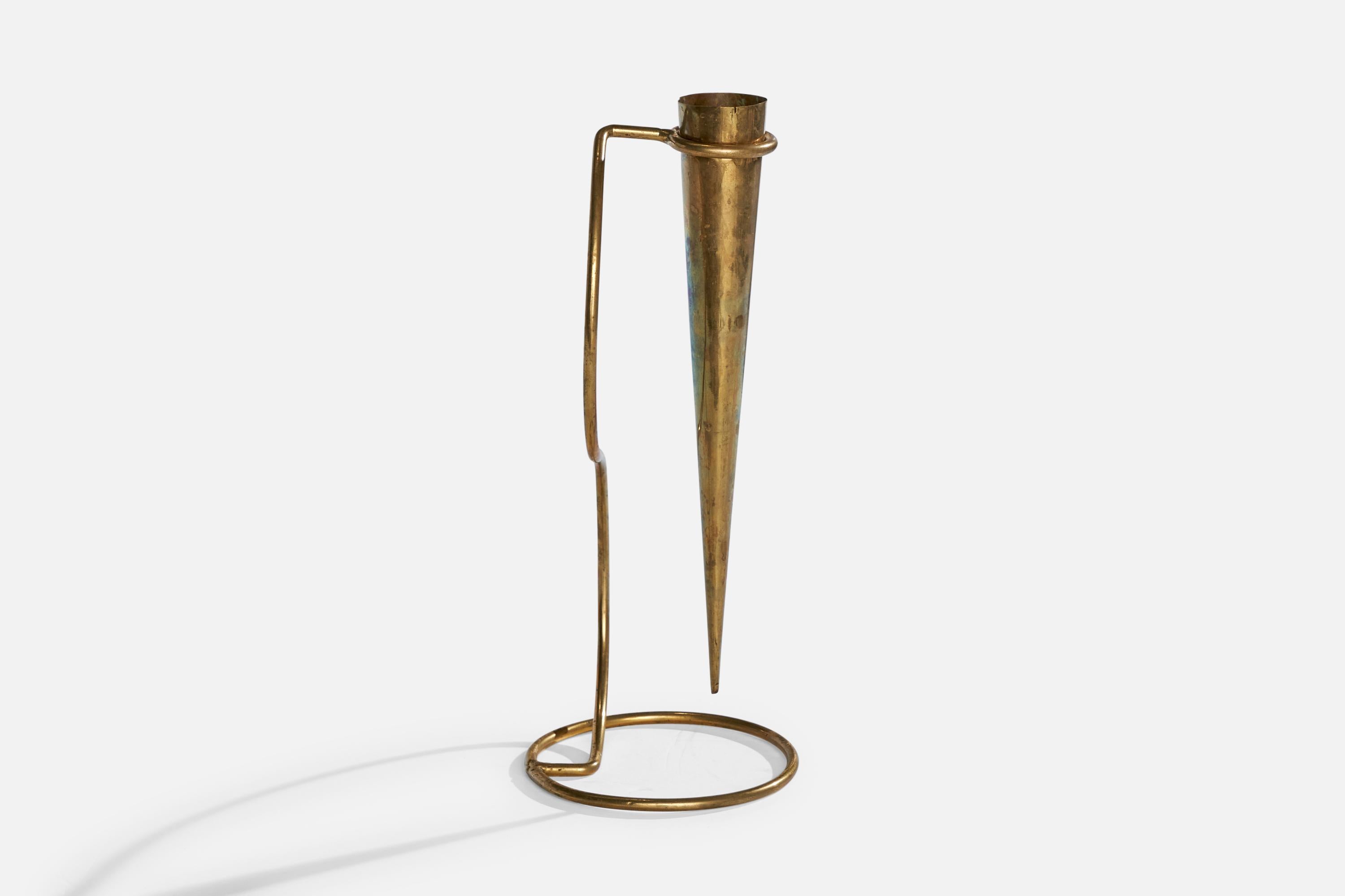 Milieu du XXe siècle Designer suédois, vase, laiton, Suède, années 1940 en vente