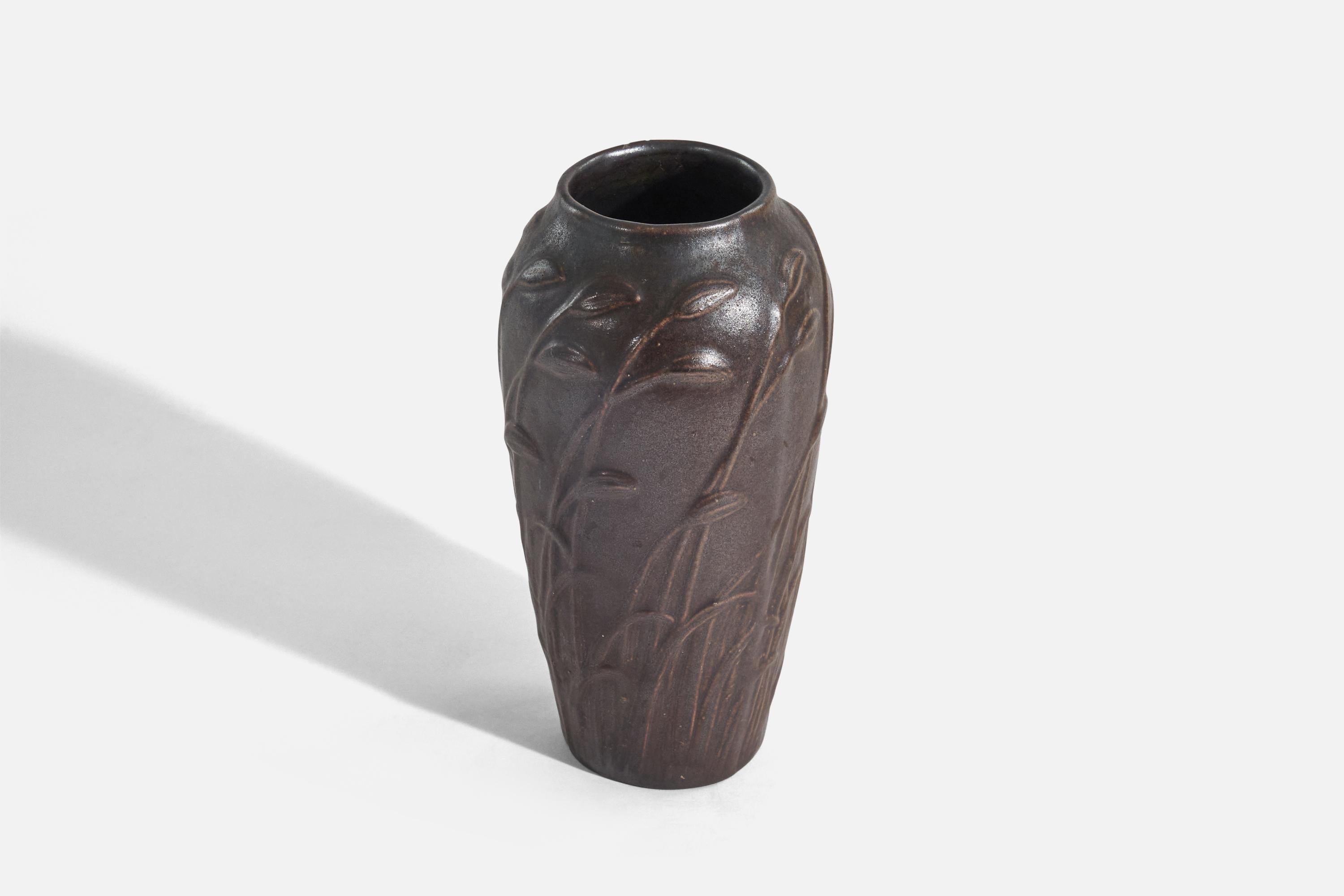 Mid-Century Modern Swedish Designer, Vase, Brown-Glazed Earthenware, Sweden, c. 1930s For Sale