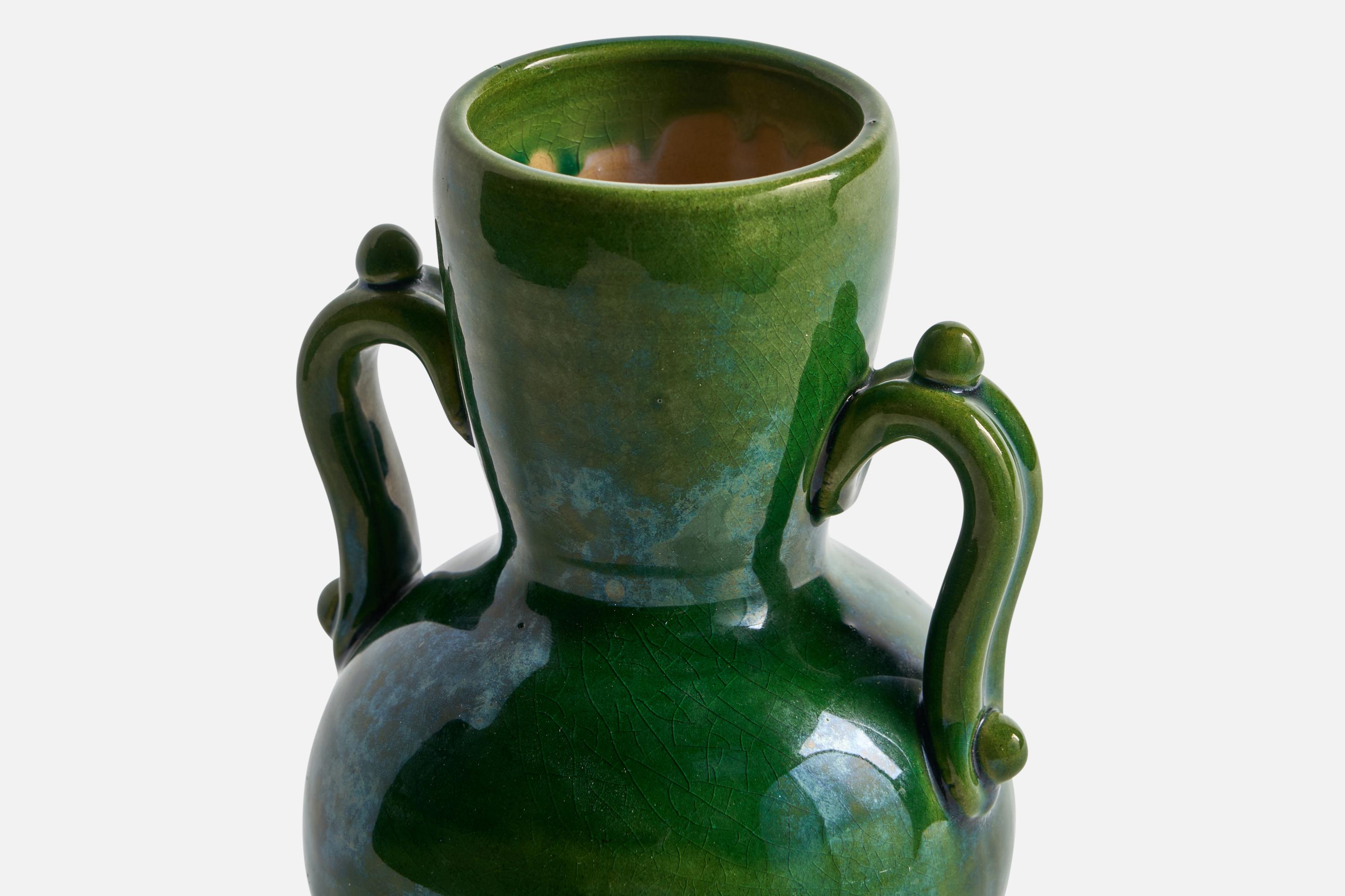 Schwedische Designerin, Vase, Keramik, Schweden, 1930er Jahre im Zustand „Gut“ in High Point, NC