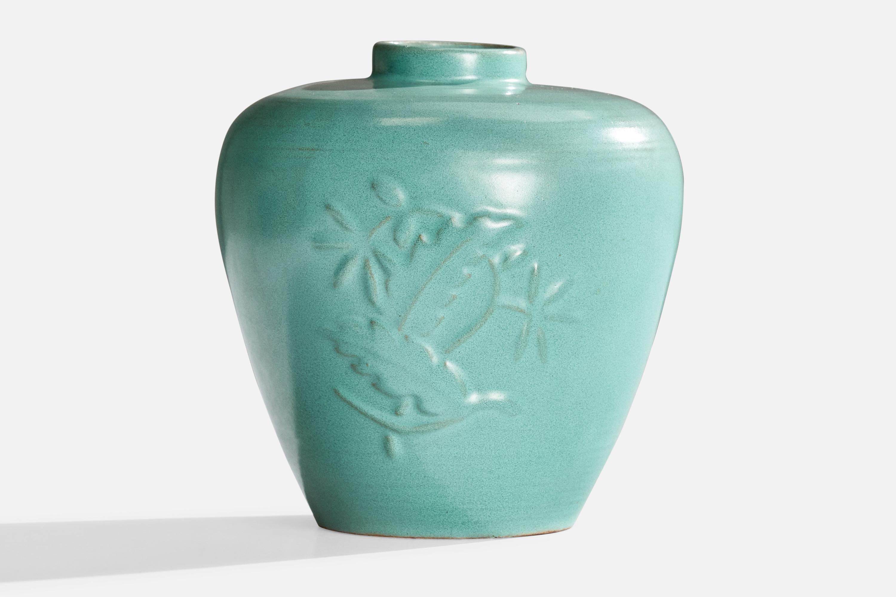 Schwedische Designerin, Vase, Keramik, Schweden, 1930er Jahre im Zustand „Gut“ im Angebot in High Point, NC
