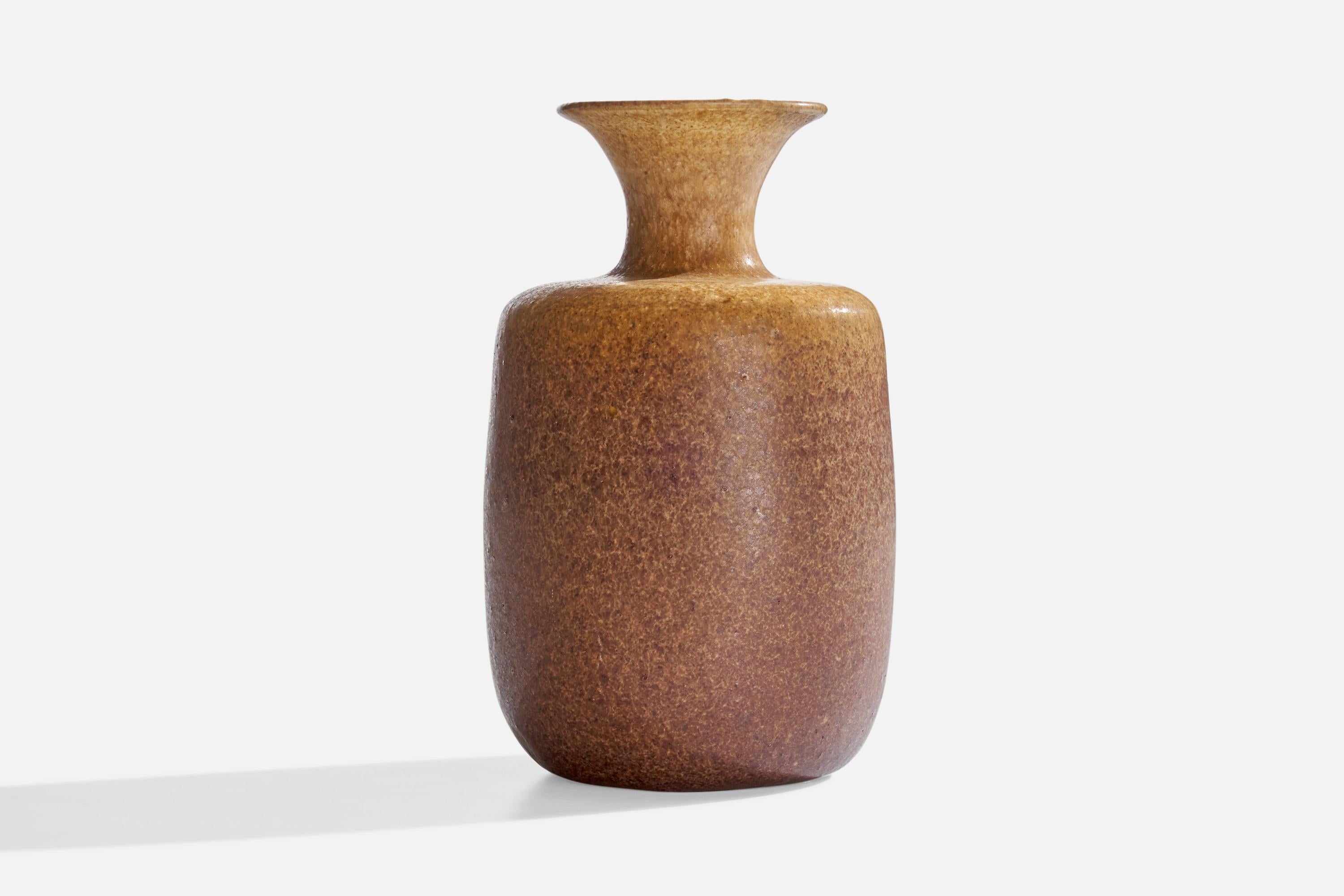 Swedish Designer, Vase, Ceramic, Sweden, 1960s In Good Condition For Sale In High Point, NC