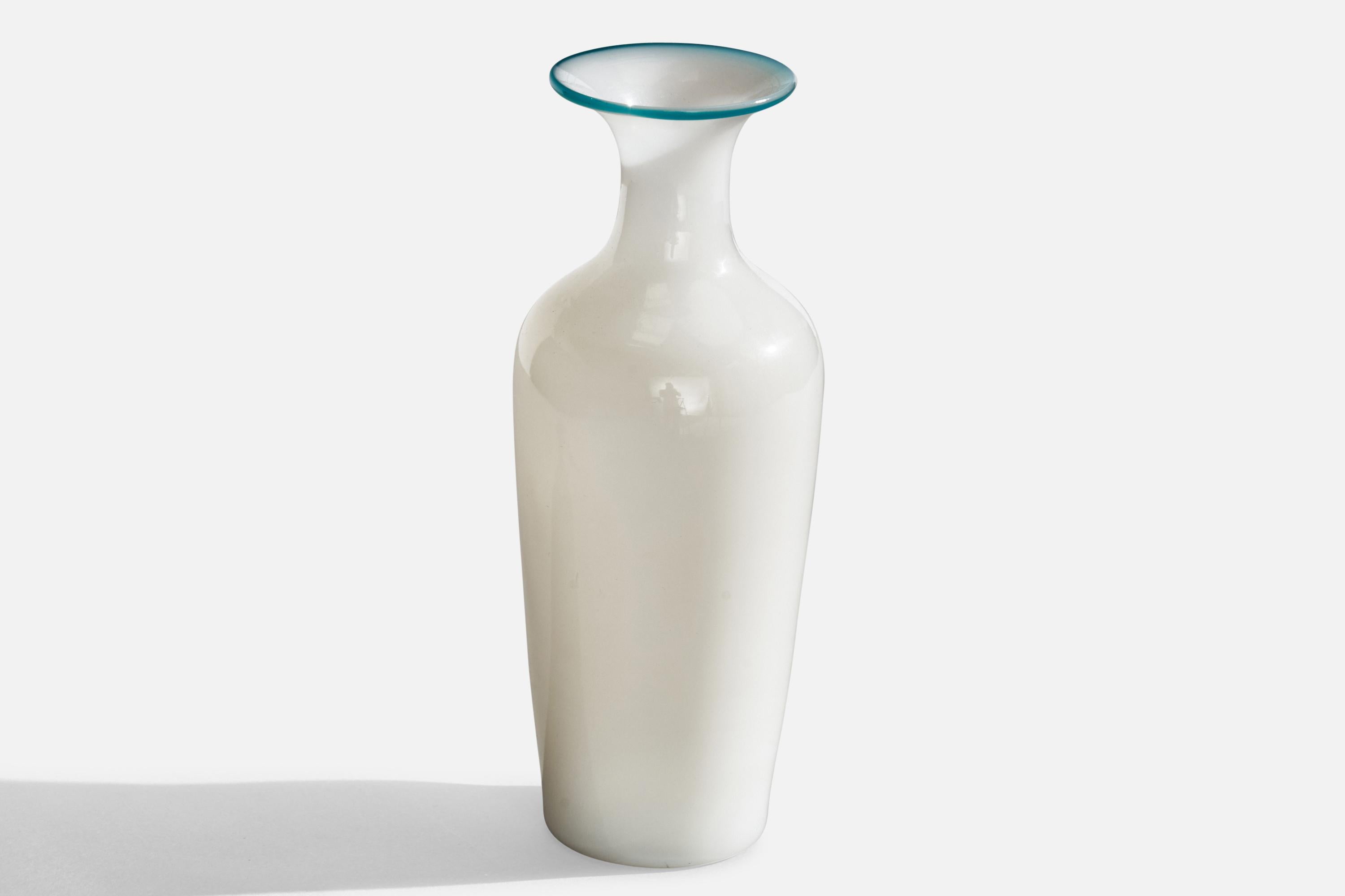 Scandinavo moderno Designer svedese, Vaso, Vetro, Svezia, anni '40 in vendita