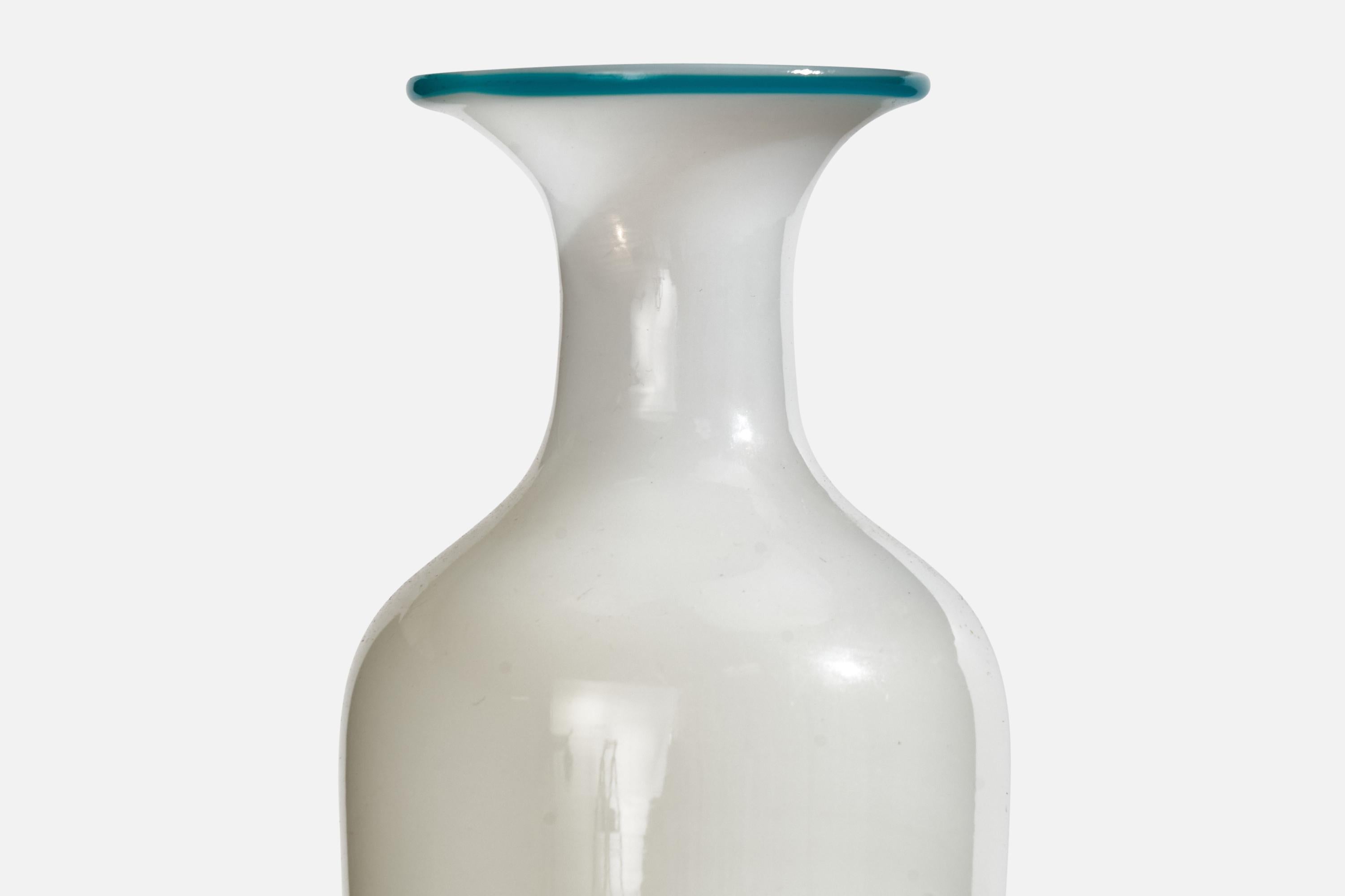 Metà XX secolo Designer svedese, Vaso, Vetro, Svezia, anni '40 in vendita