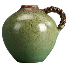 Vase de designer suédois, faïence verte et émaillée marron, Suède, années 1940
