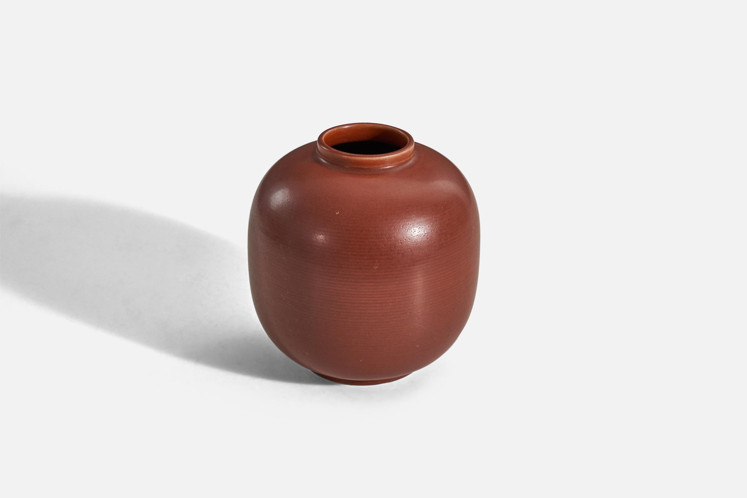 Swedish Designer, Vase, Red-Glazed Earthenware, Sweden, c. 1940s In Good Condition For Sale In High Point, NC