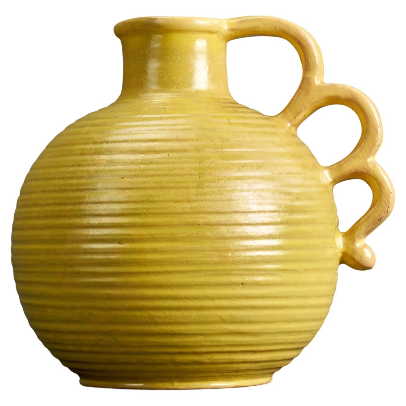 Schwedische Designerin, Vase, gelb glasiertes Steingut, 1940er-Jahre im Angebot