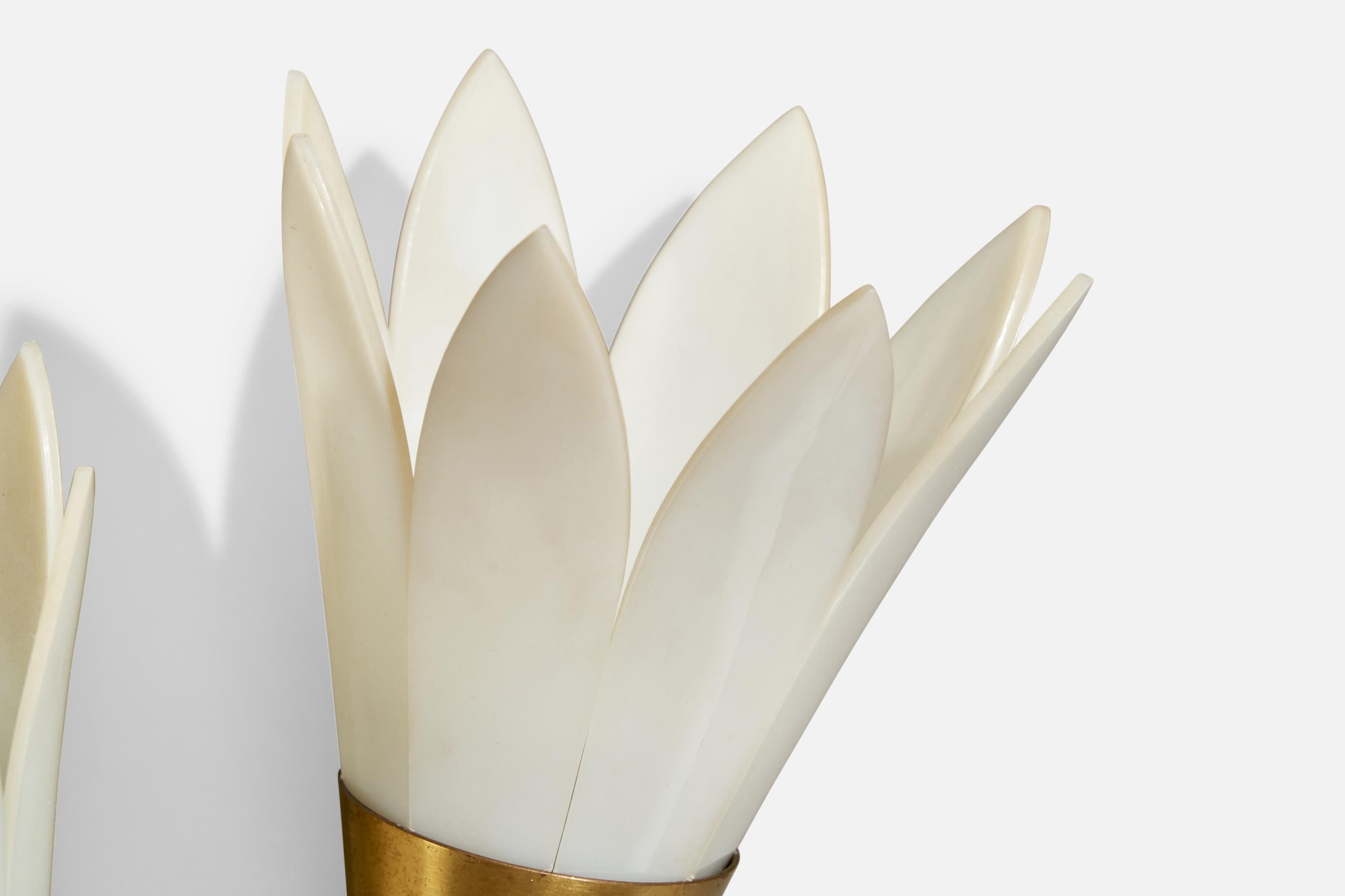 Swedish Designer, Wall Light, Brass, Acrylic, Sweden, 1970s For Sale 1