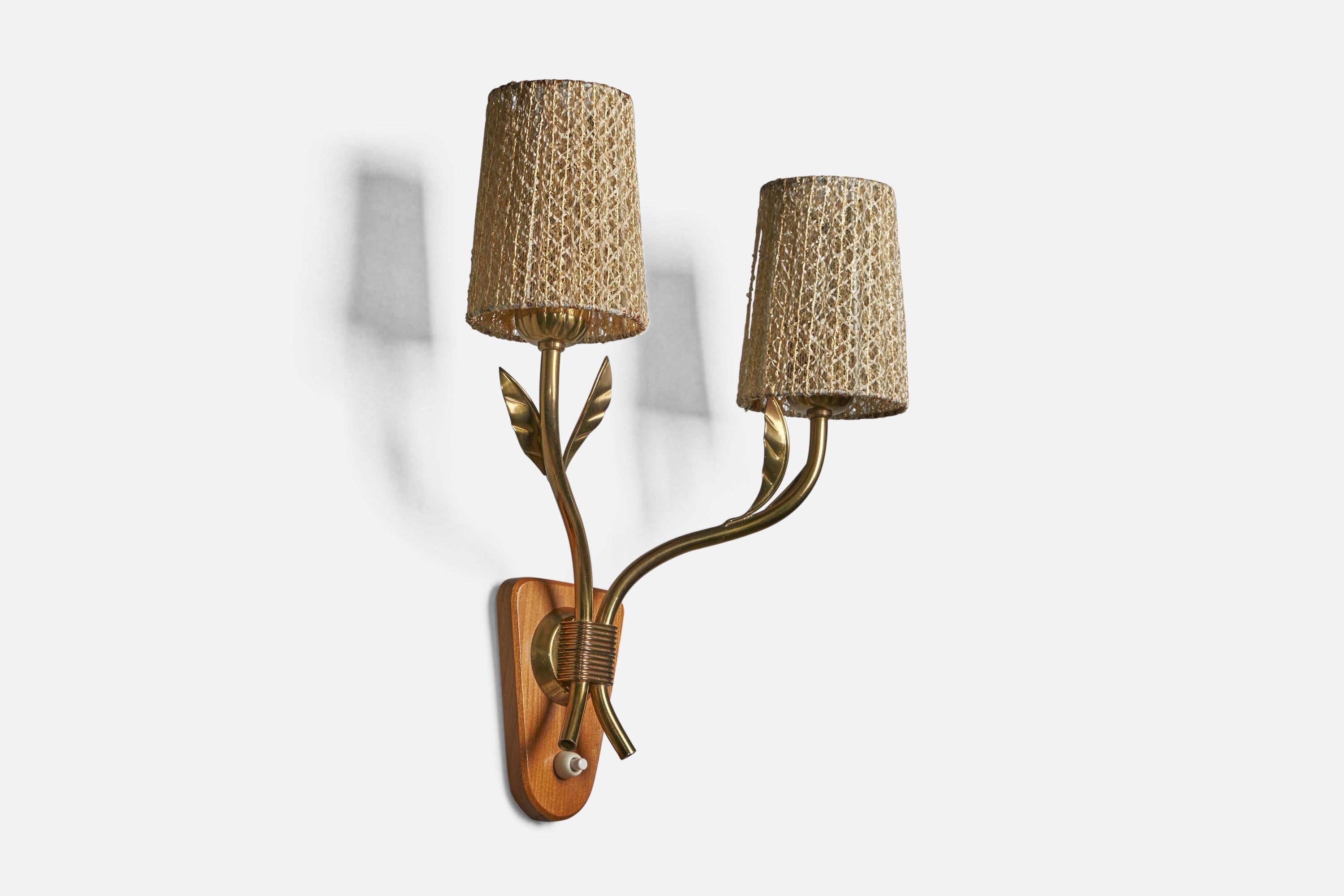Swedish Designer, Wall Light, Brass, Elm, Fabric, Sweden, 1940s In Good Condition For Sale In High Point, NC