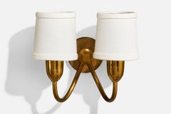 Lampada da parete di design svedese, ottone, tessuto, Svezia, anni '1930