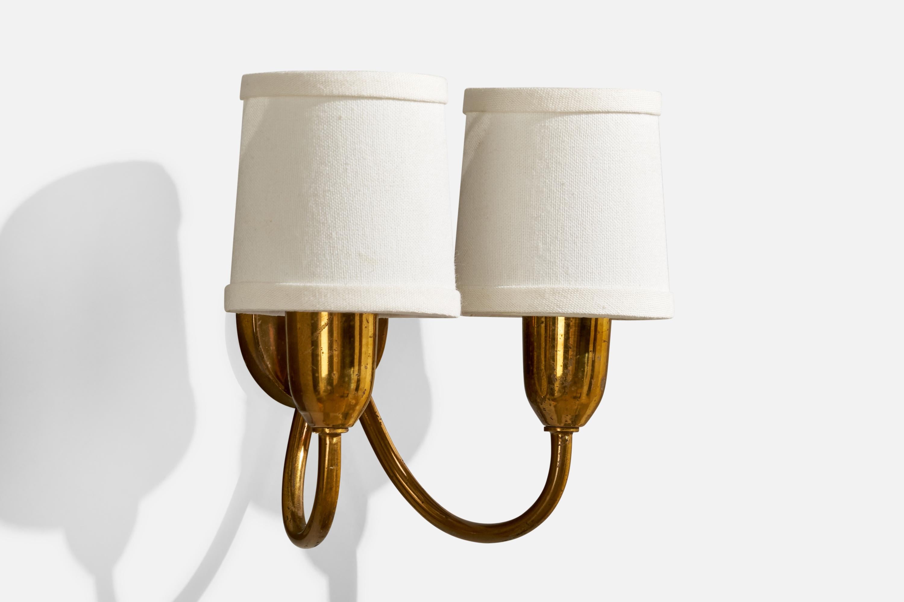 Scandinave moderne Designer suédois, applique murale, laiton, tissu, Suède, années 1930 en vente