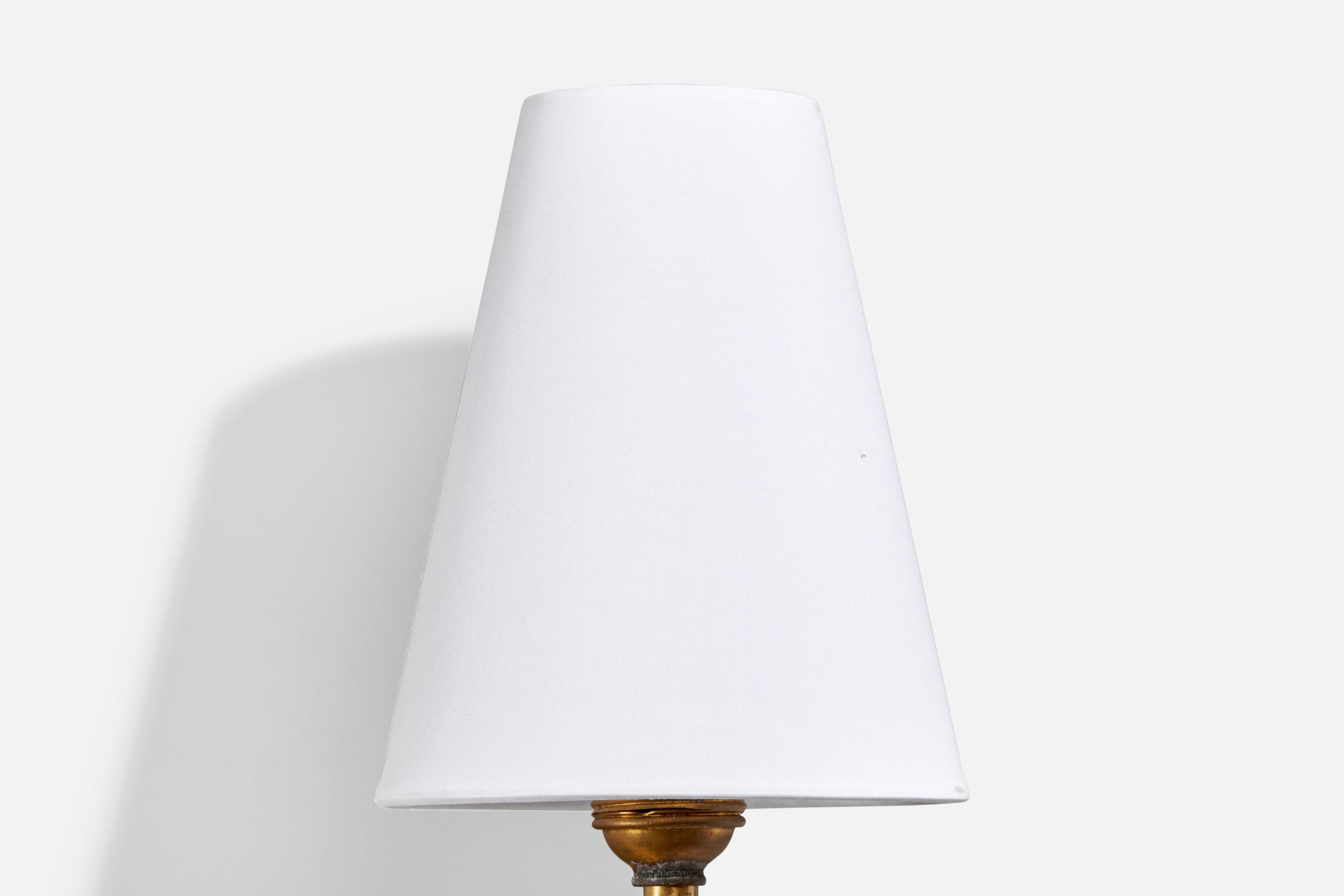 Ottone Lampada da parete di design svedese, ottone, tessuto, Svezia, anni '1930 in vendita