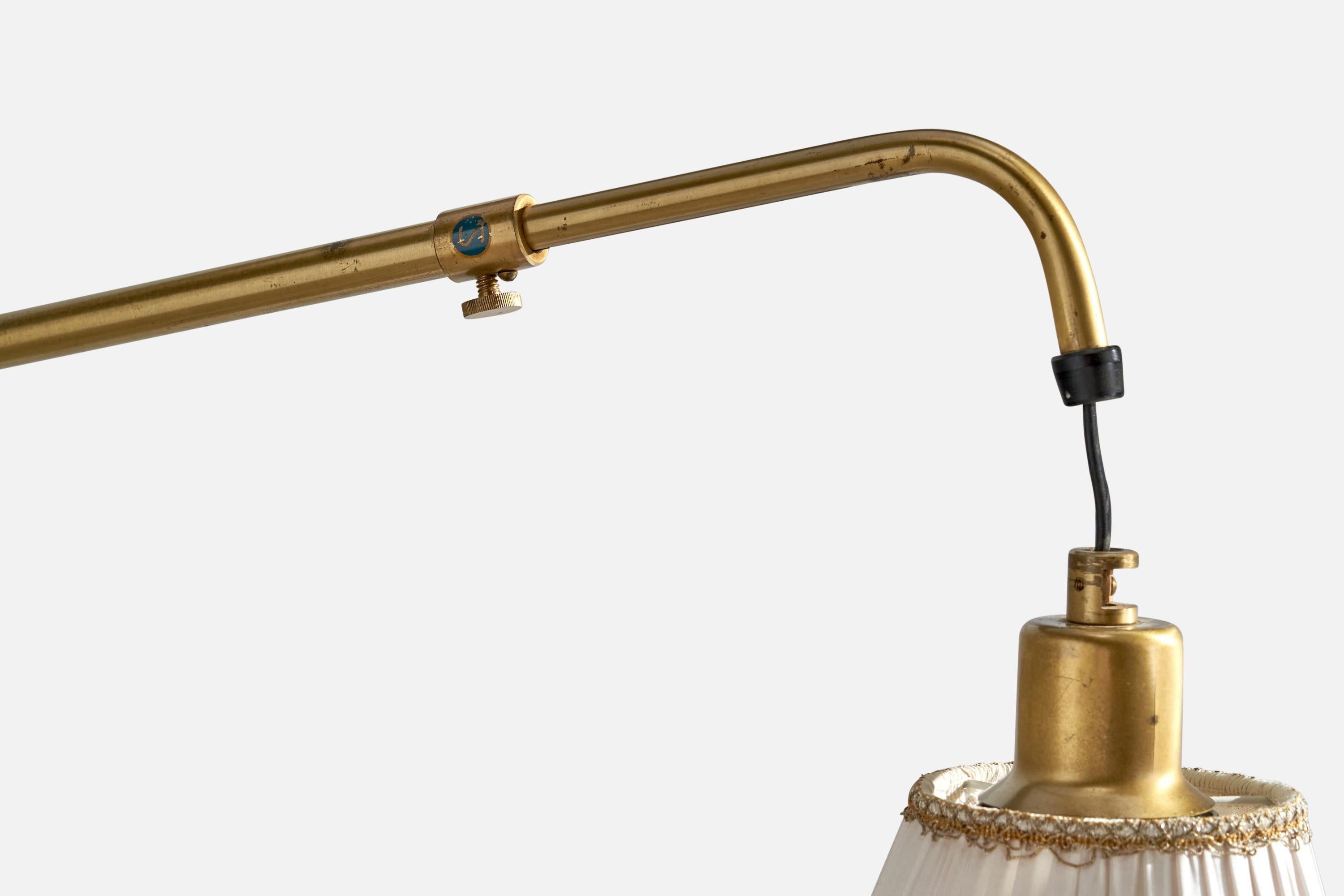 Schwedische Designerin, Wandleuchte, Messing, Stoff, Schweden, 1940er Jahre im Angebot 5