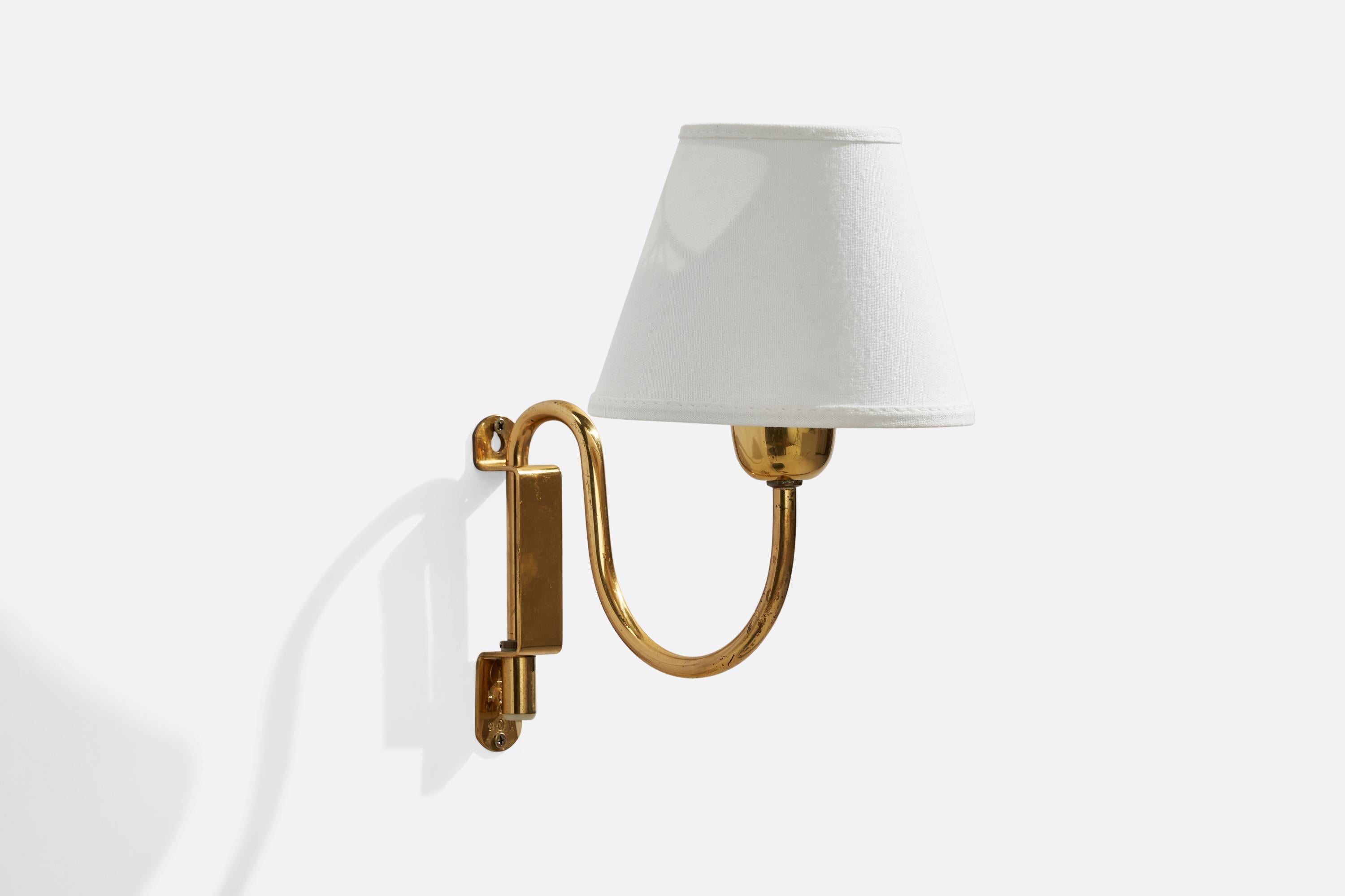 An adjustable brass and white fabric wall light designed and produced in Sweden, 1940s.

Overall Dimensions (inches): 9.5” H x 5.5” W x 9”  D
Back Plate Dimensions (inches): 5” H x 1.0”  W x .25” D
Bulb Specifications: E-26 Bulb
Number of Sockets: