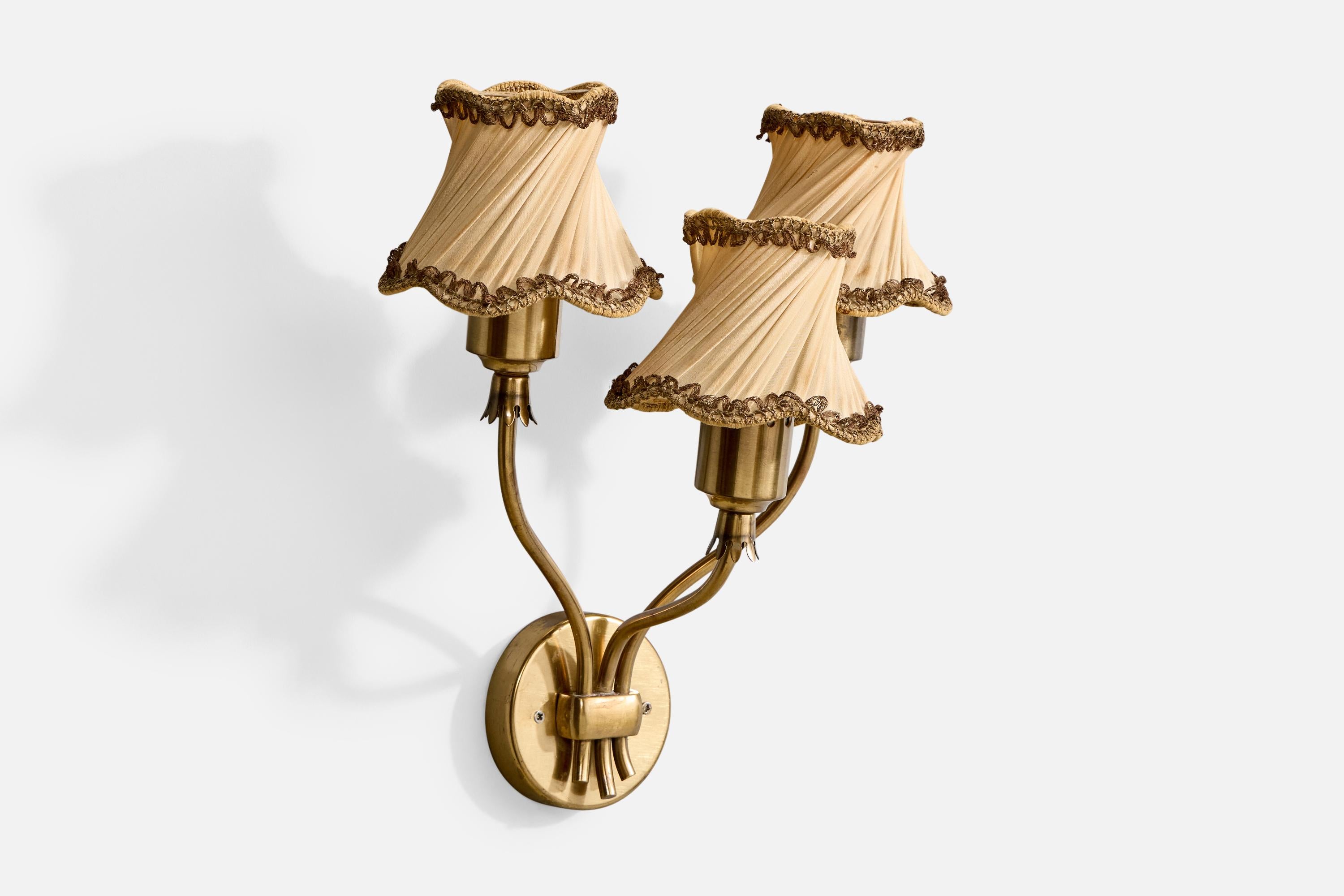 Scandinave moderne Swedish Designer, Wall Light, Brass, Fabric, Sweden, 1940s en vente