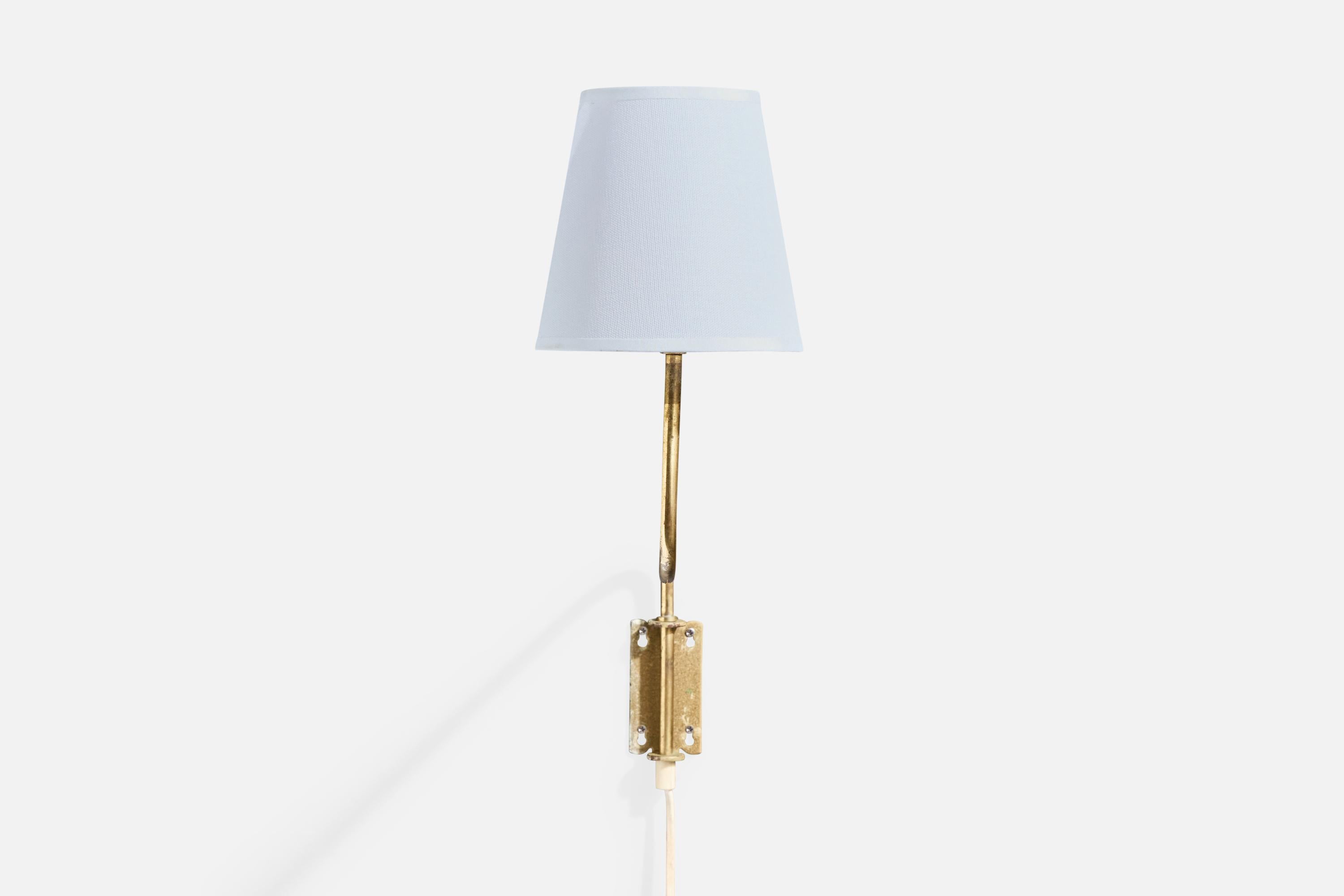 Mid-Century moderno Lampada da parete di design svedese, ottone, tessuto, Svezia, anni '1940 in vendita