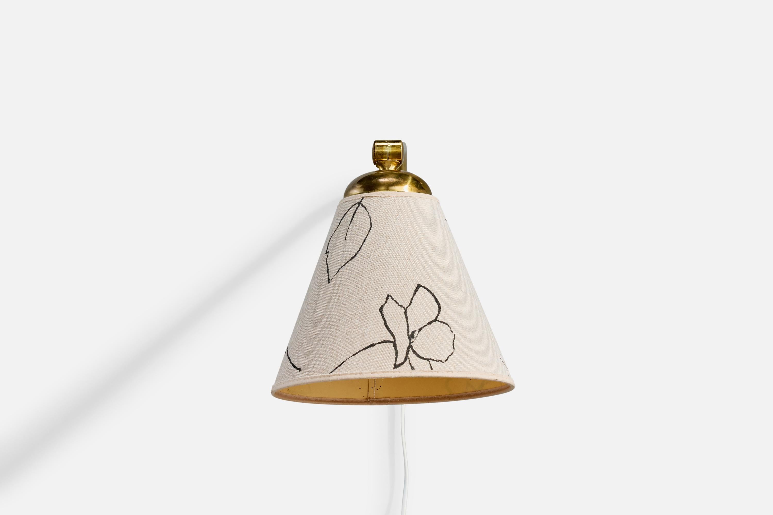 Swedish Designer, Wall Light, Brass, Fabric, Sweden, 1940s In Good Condition For Sale In High Point, NC