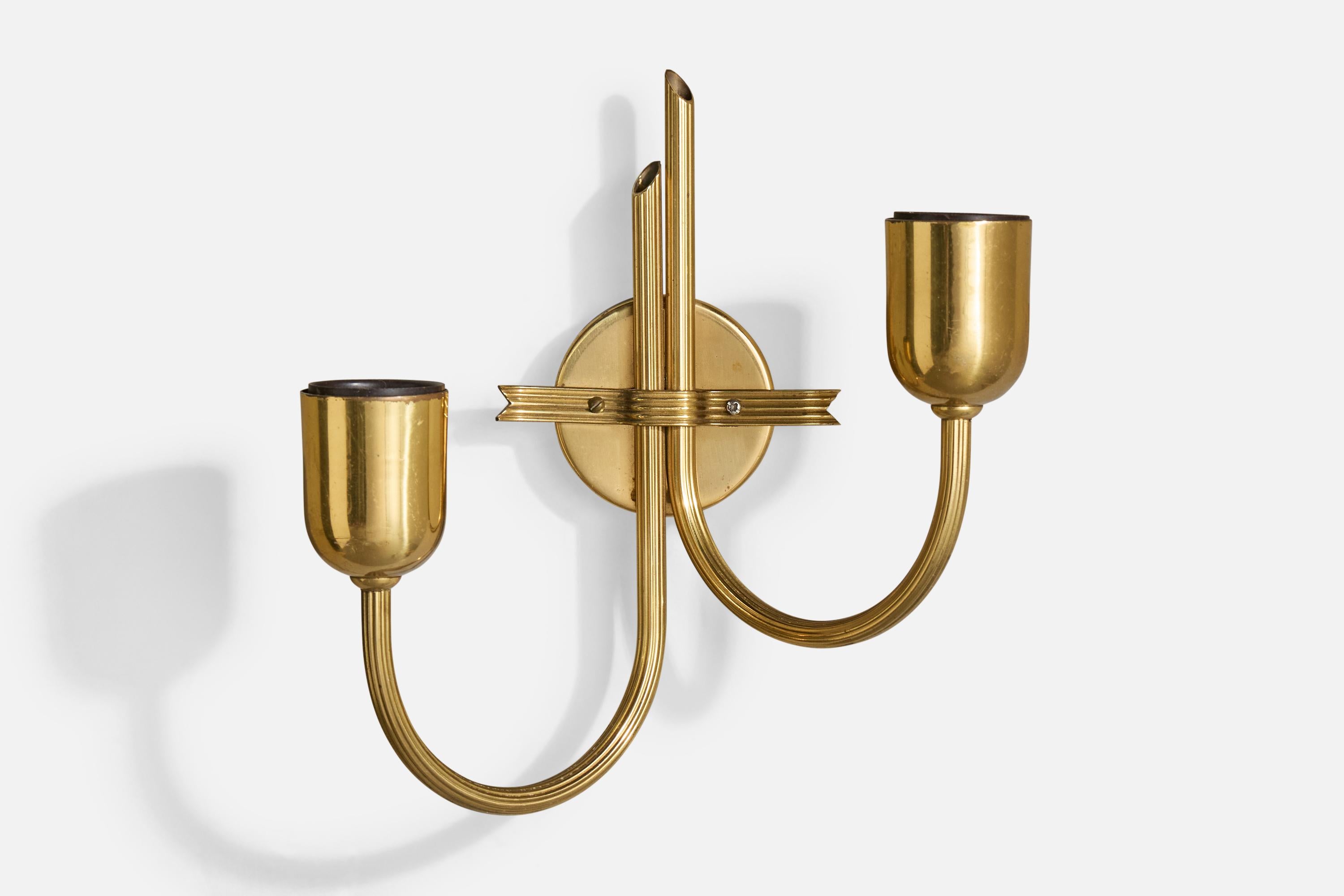 Lampada da parete di design svedese, ottone, tessuto, Svezia, anni '1940 In condizioni buone in vendita a High Point, NC
