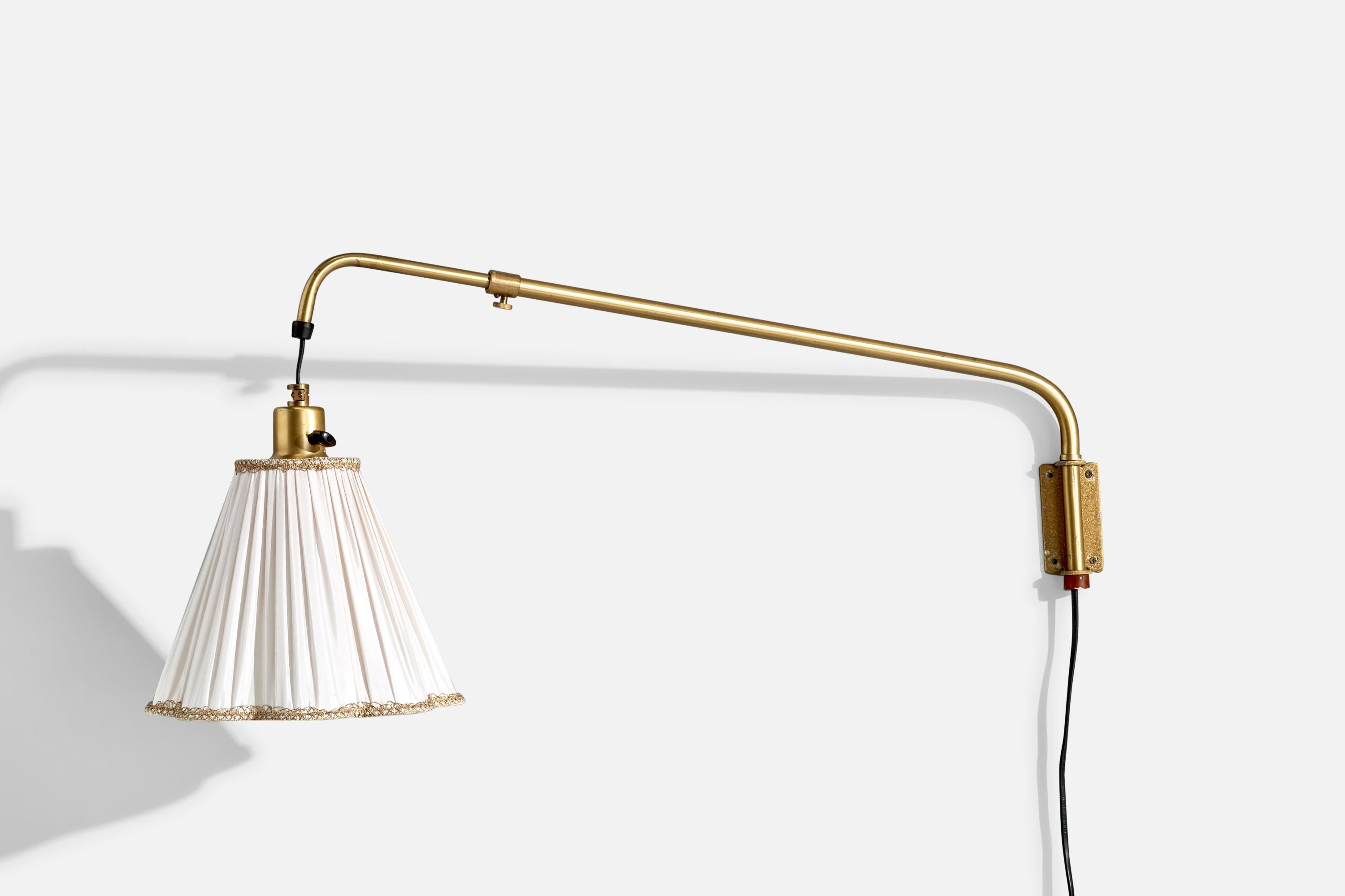 Schwedische Designerin, Wandleuchte, Messing, Stoff, Schweden, 1940er Jahre im Angebot 2
