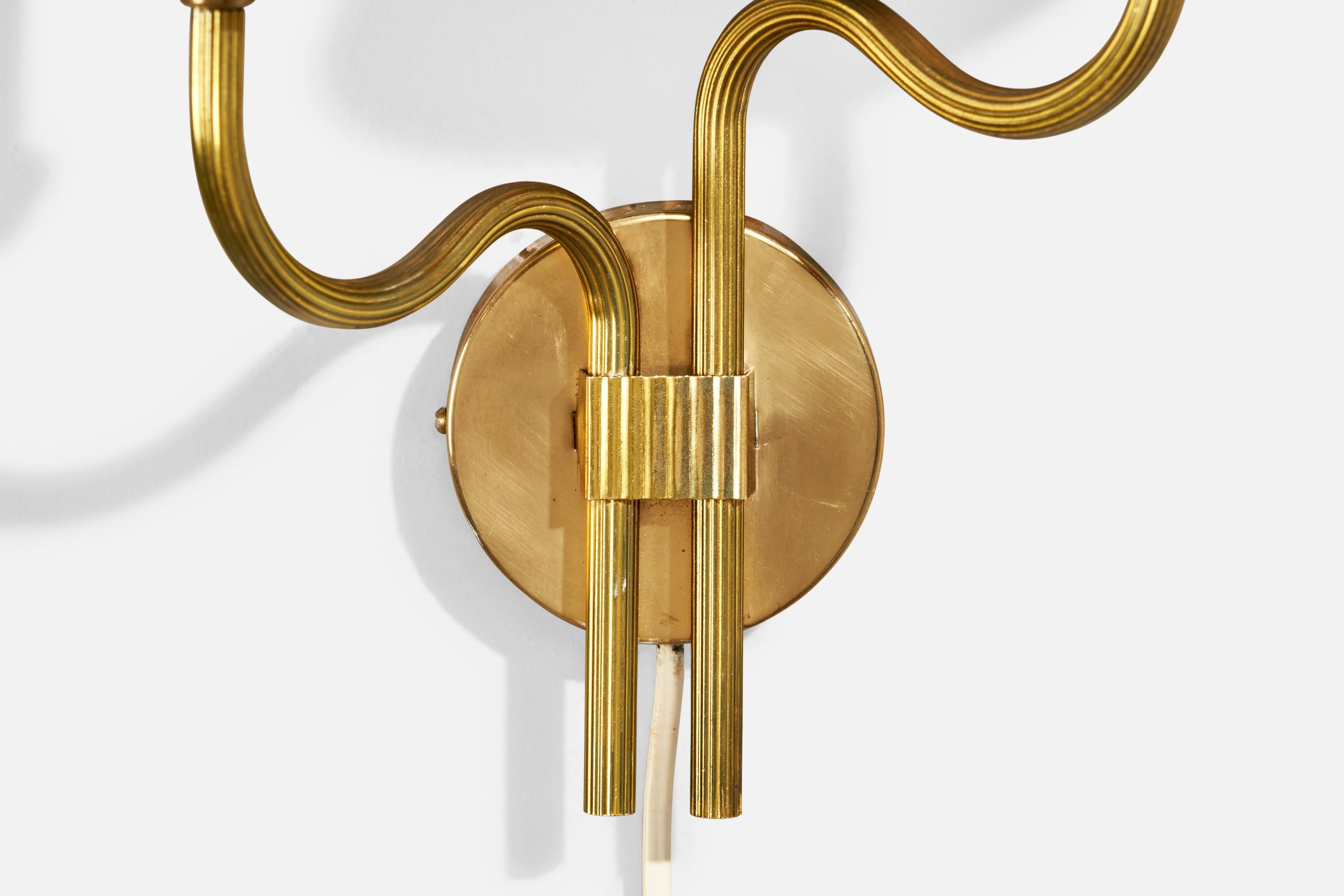 Tessuto Lampada da parete di design svedese, ottone, tessuto, Svezia, anni '1940 in vendita