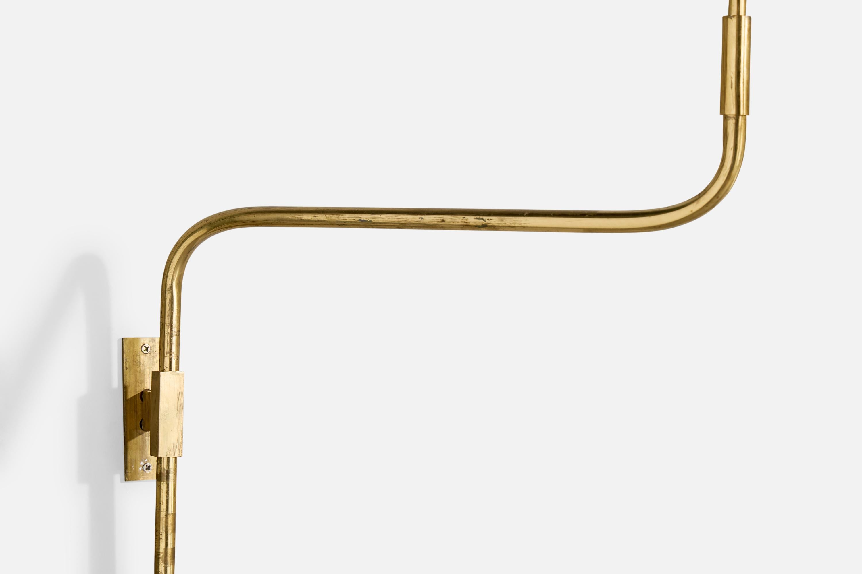 Ottone Lampada da parete di design svedese, ottone, tessuto, Svezia, anni '1940 in vendita