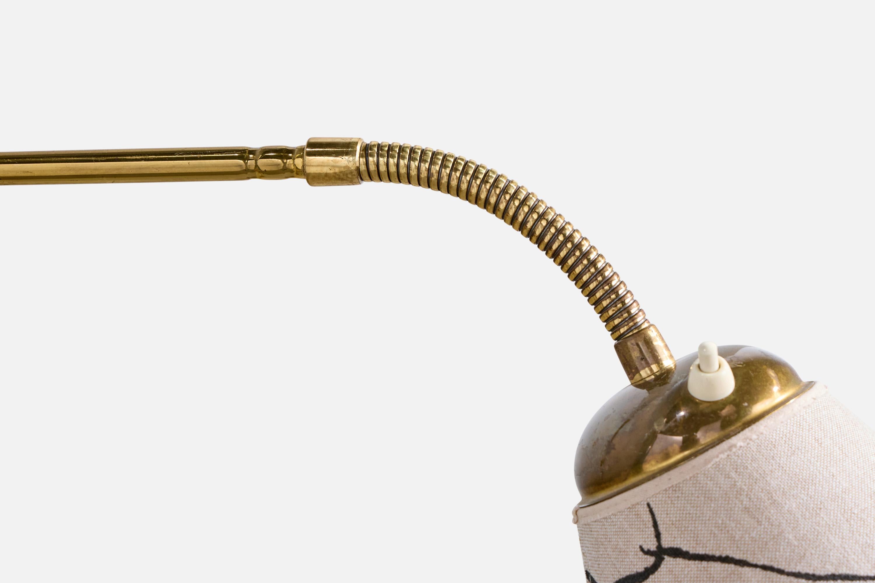 Ottone Lampada da parete di design svedese, ottone, tessuto, Svezia, anni '1940 in vendita