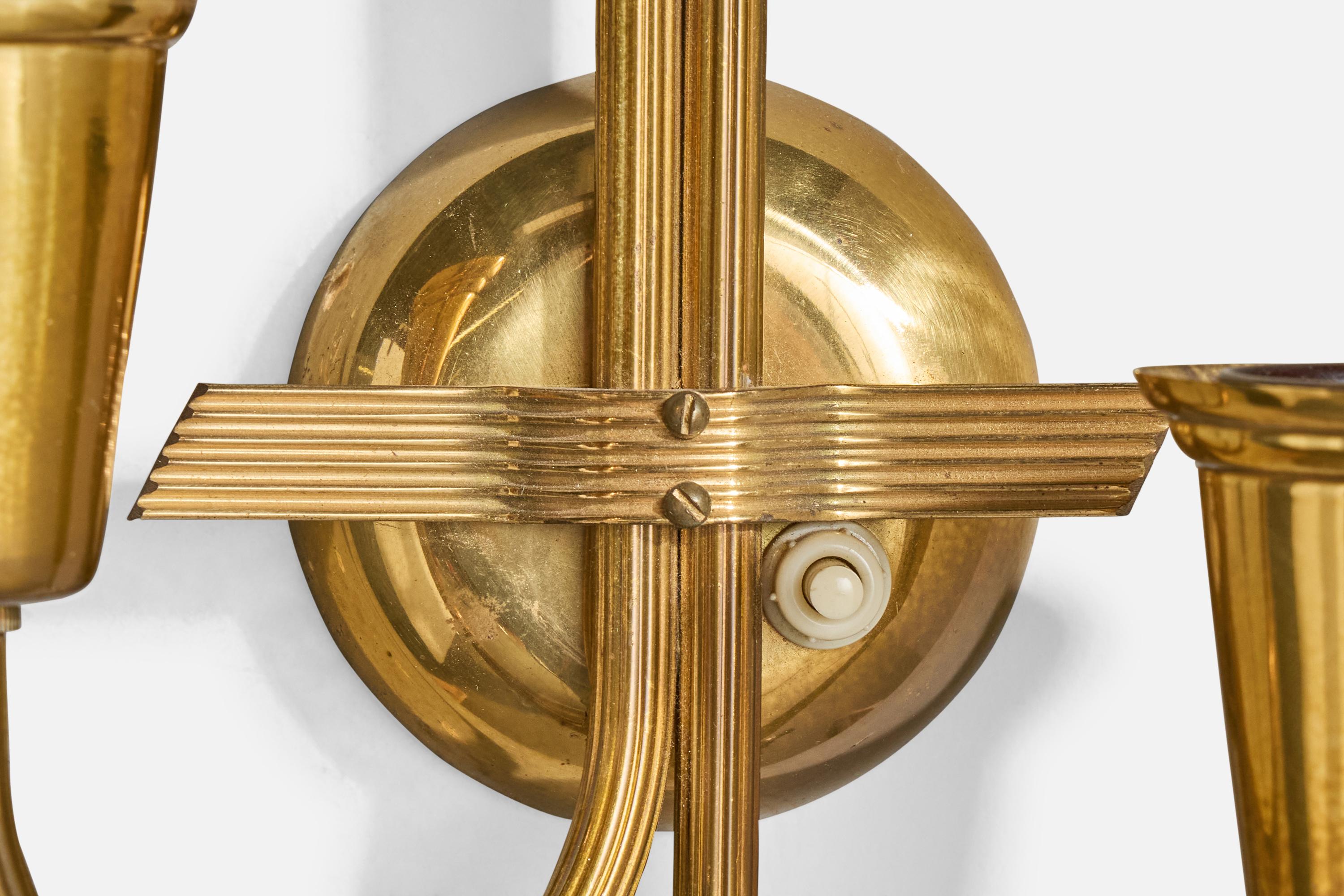 Lampada da parete di design svedese, ottone, tessuto, Svezia, anni '1940 in vendita 1