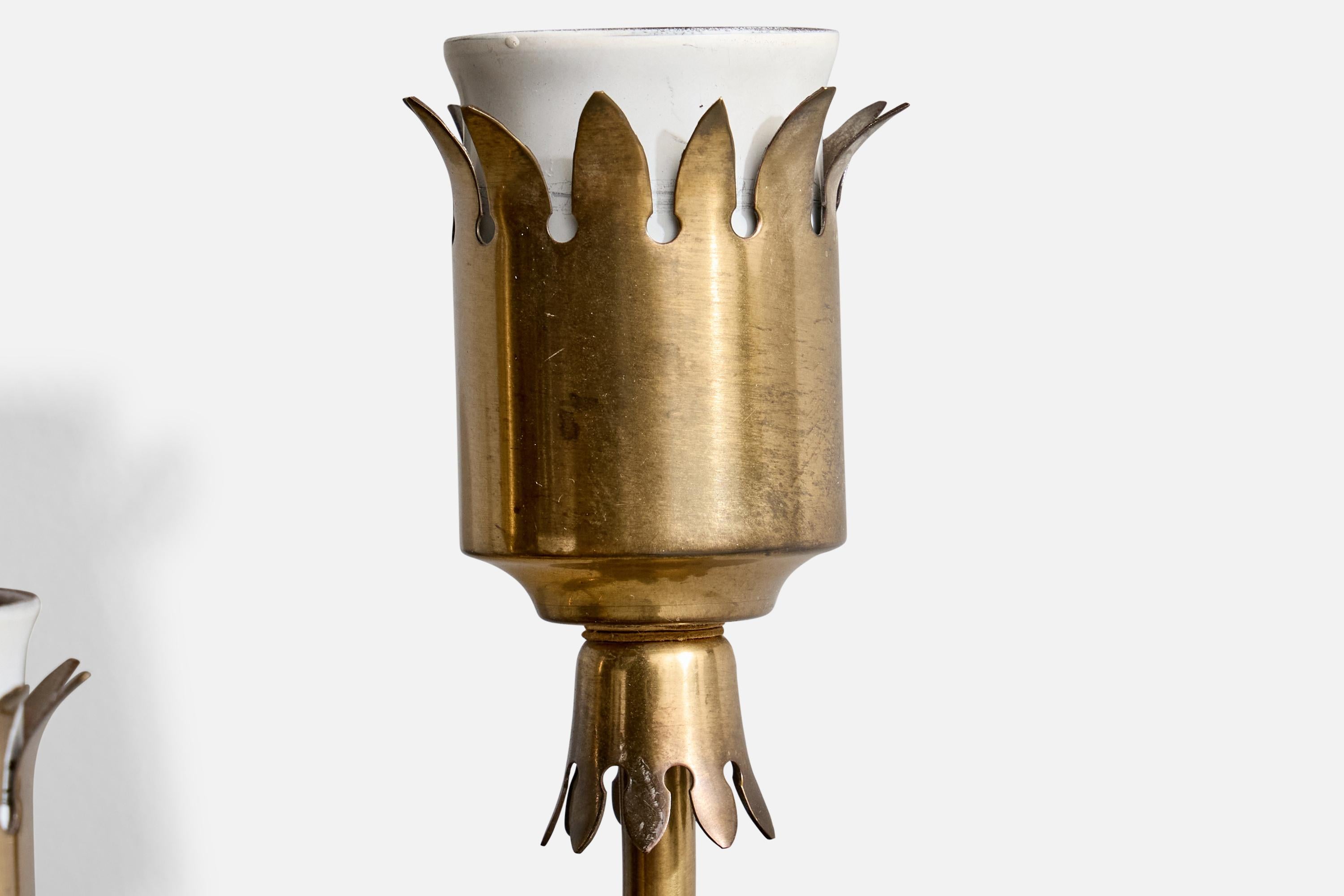 Swedish Designer, Wall Light, Brass, Fabric, Sweden, 1940s en vente 1