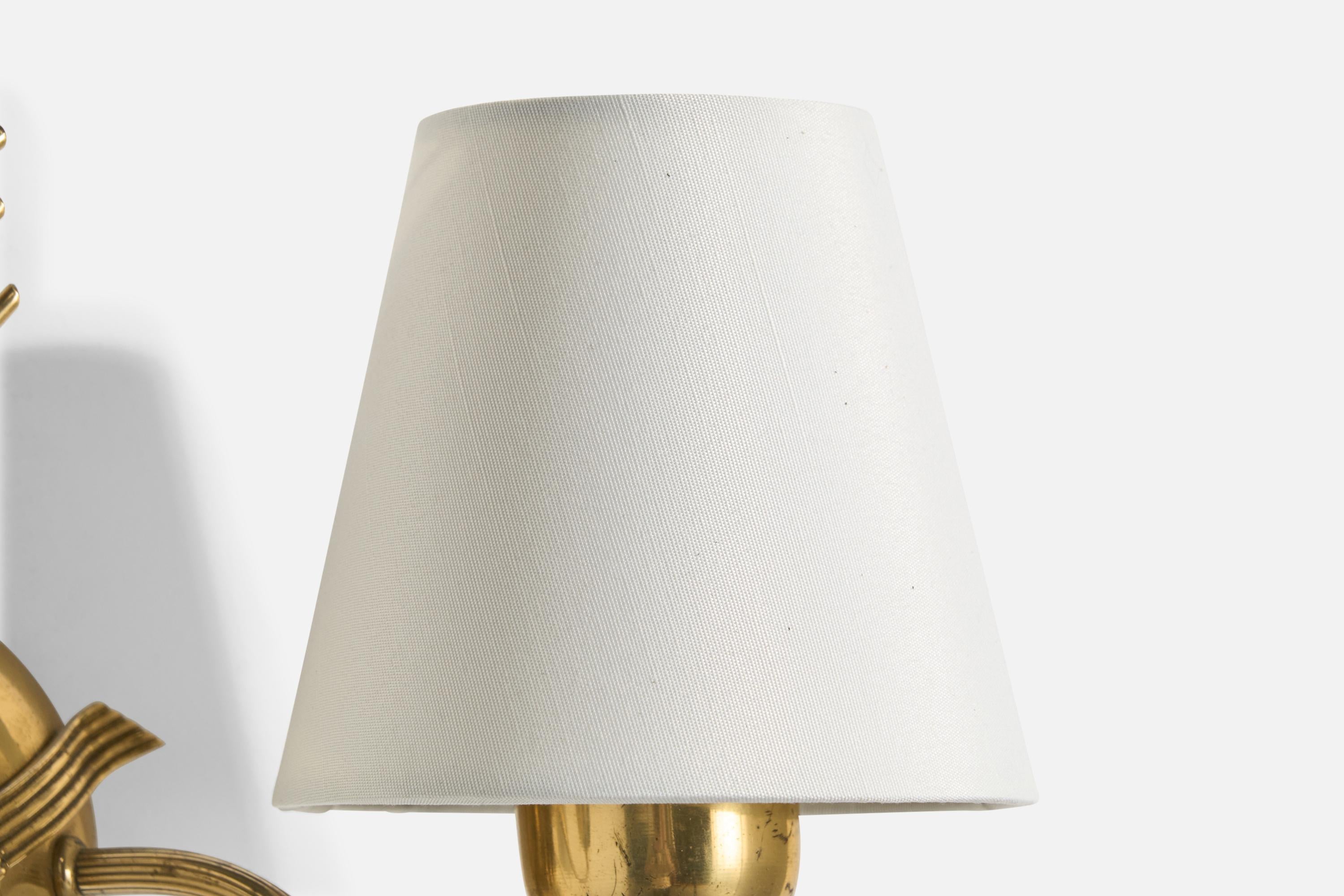 Lampada da parete di design svedese, ottone, tessuto, Svezia, anni '1940 in vendita 2