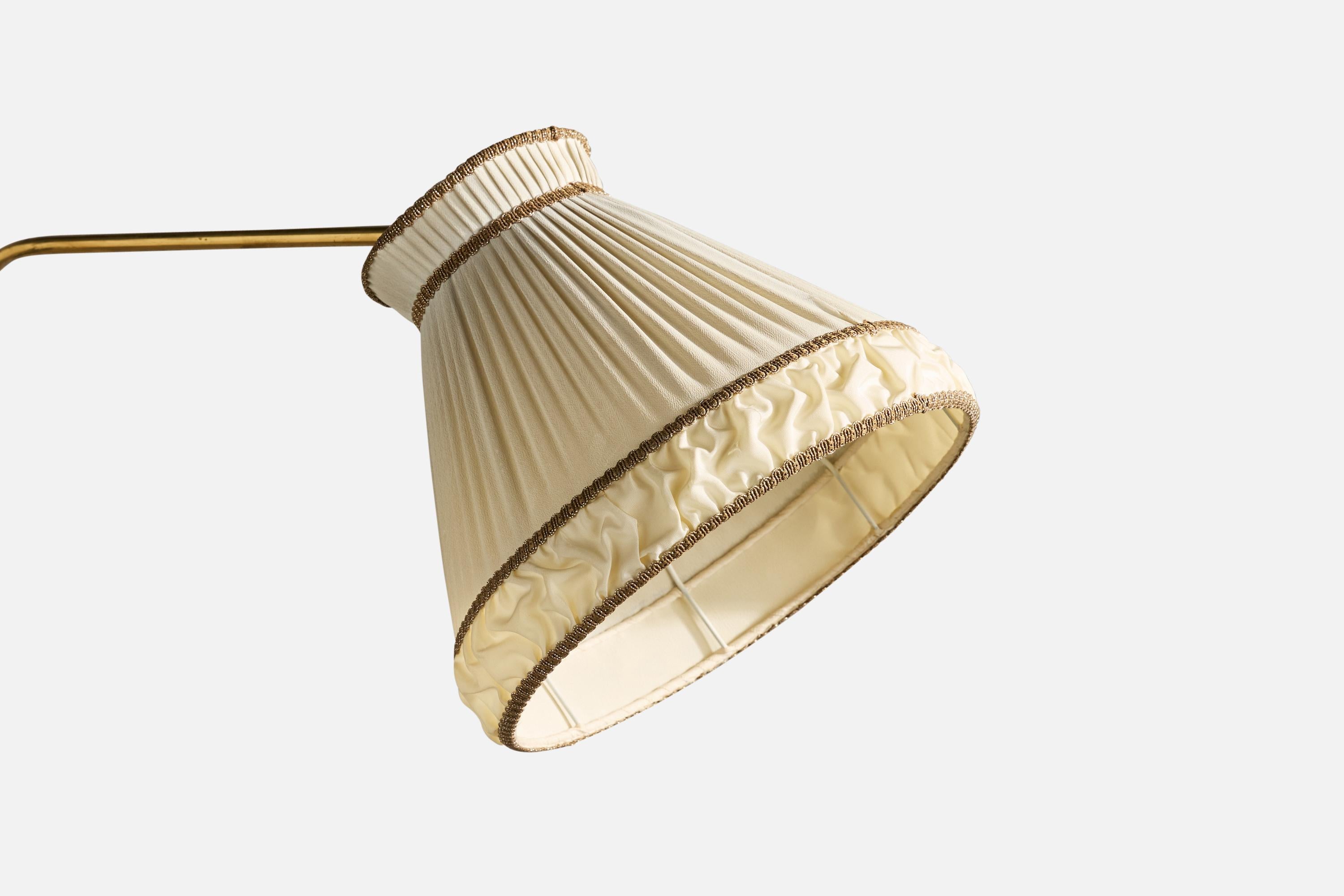 Lampada da parete di design svedese, ottone, tessuto, Svezia, anni '1940 in vendita 2