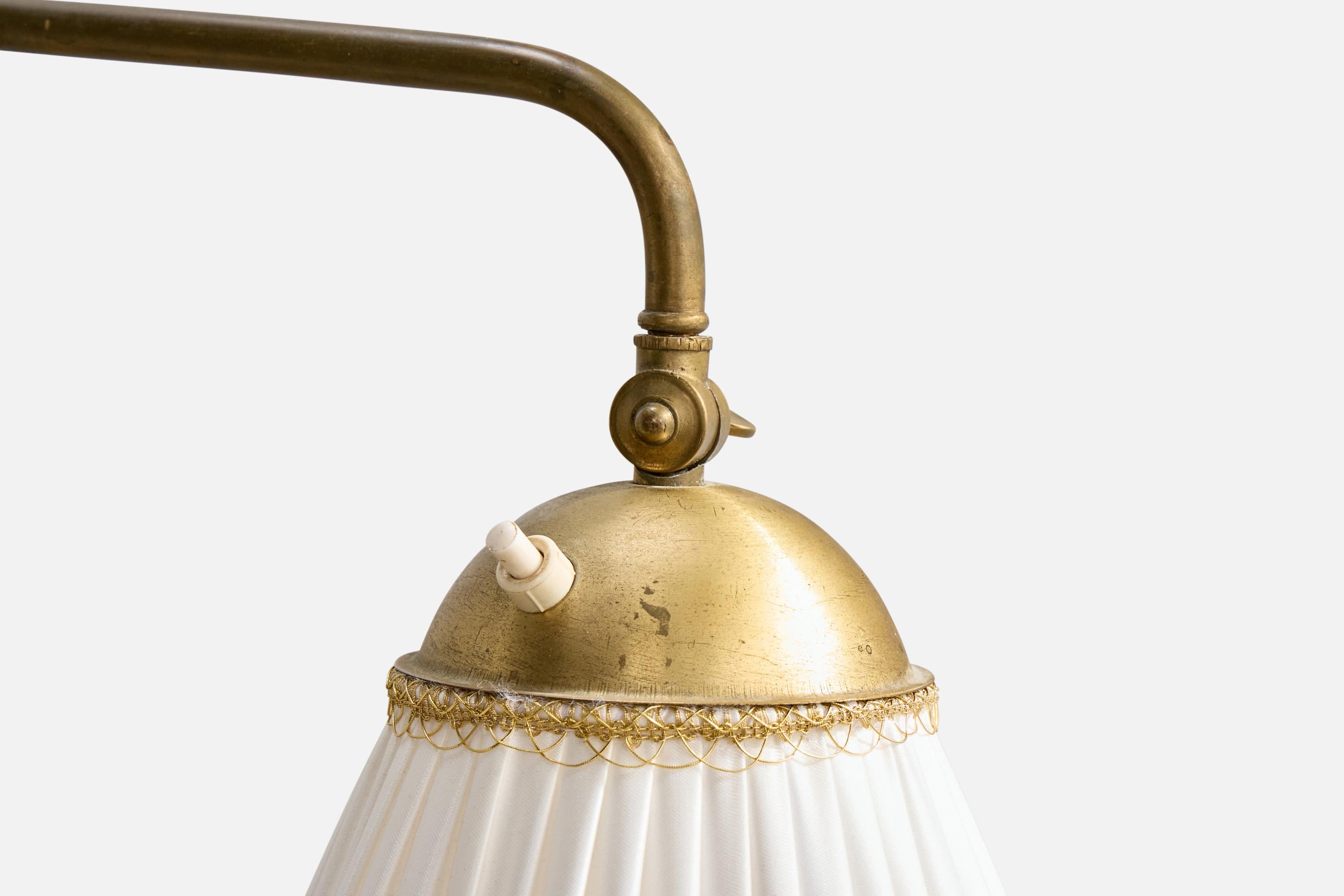 Swedish Designer, Wall Light, Brass, Fabric, Sweden, 1940s en vente 2