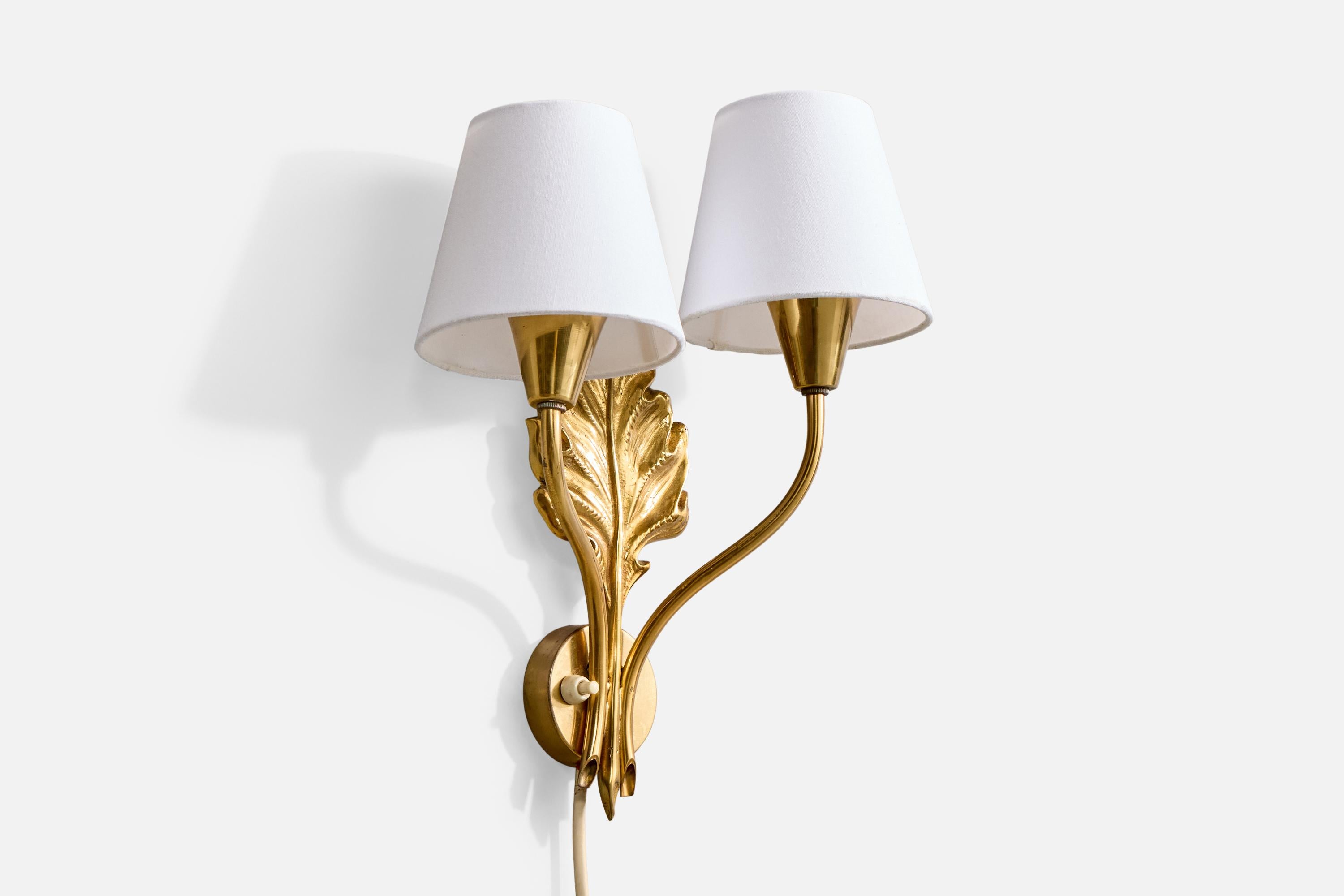 Mid-Century moderno Swedish Designer, Wall Light, Brass, Fabric, Sweden, 1950s in vendita