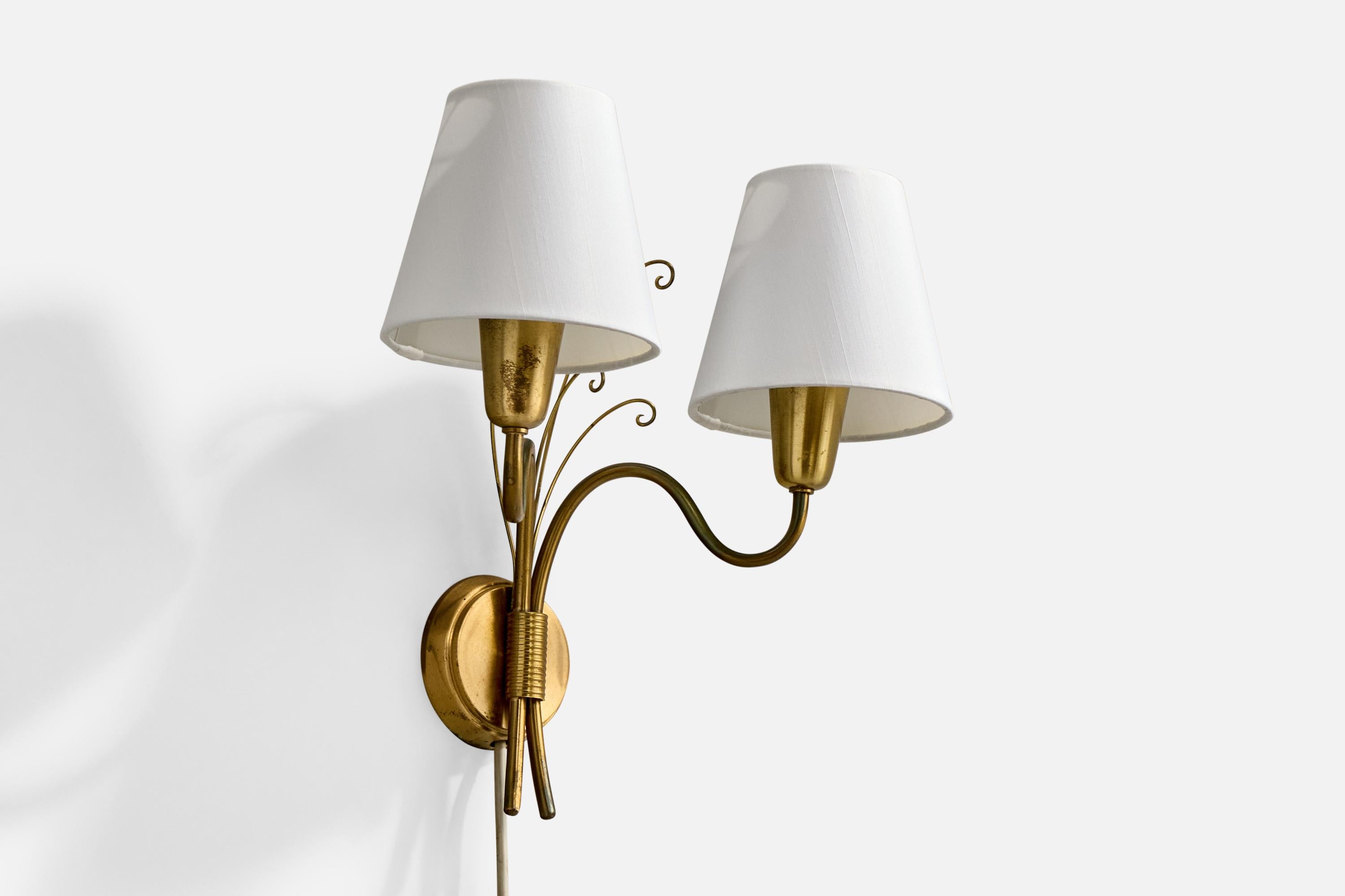 Mid-Century Modern Designer suédois, applique murale, laiton, tissu, Suède, années 1950 en vente