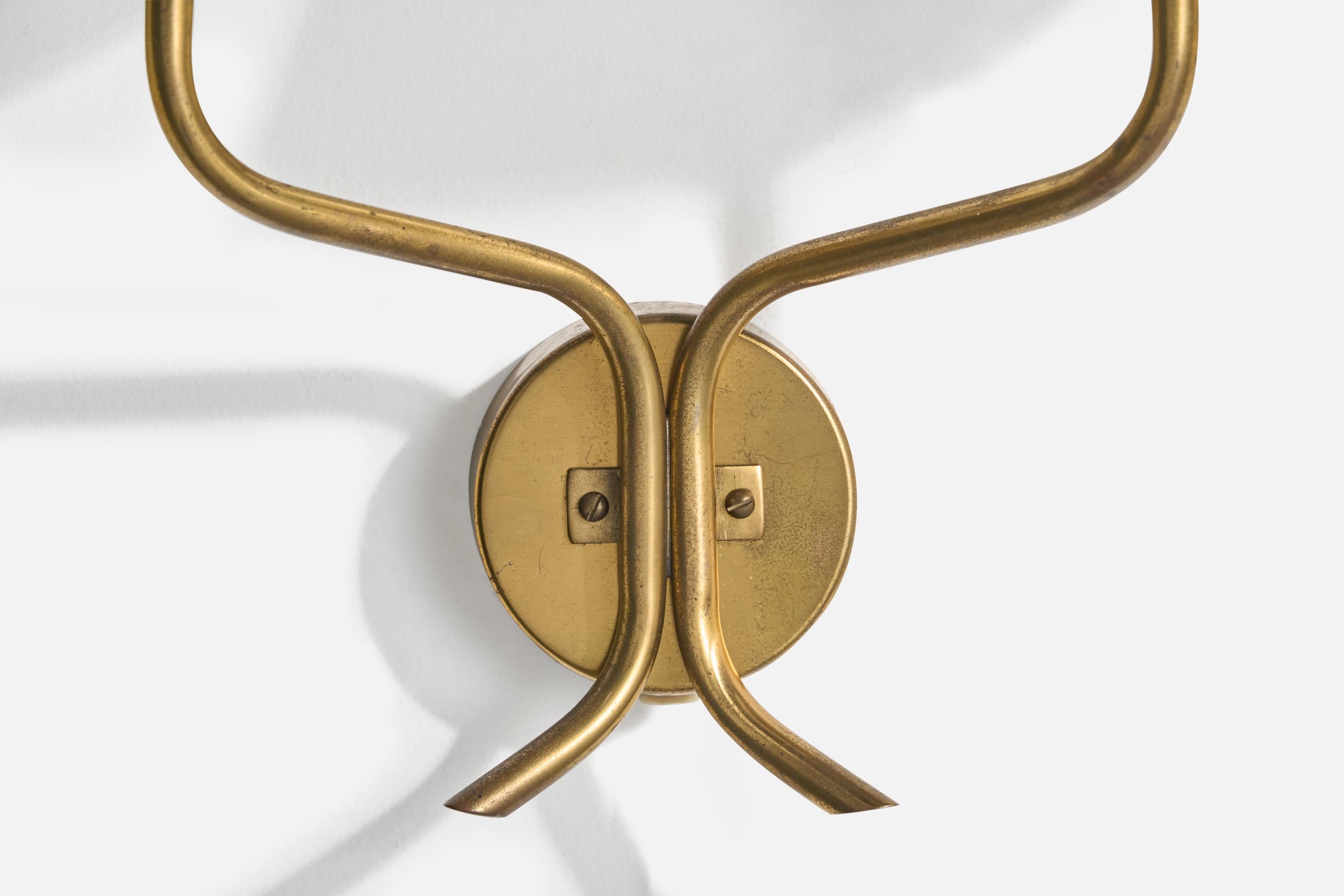 Schwedische Designerin, Wandleuchte, Messing, Stoff, Schweden, 1950er Jahre im Angebot 1