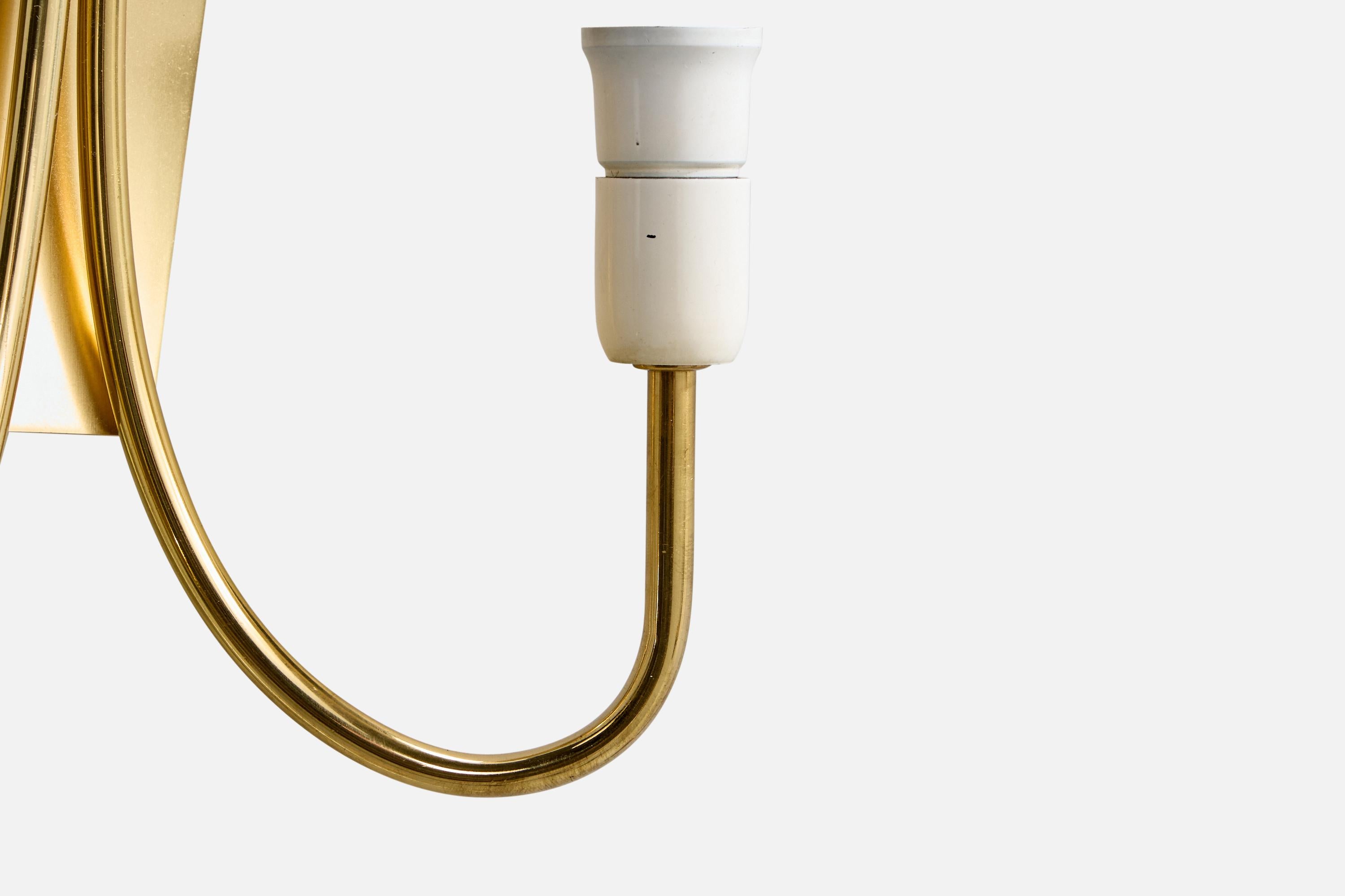 Ottone Lampada da parete di design svedese, ottone, tessuto, Svezia, anni '50 in vendita