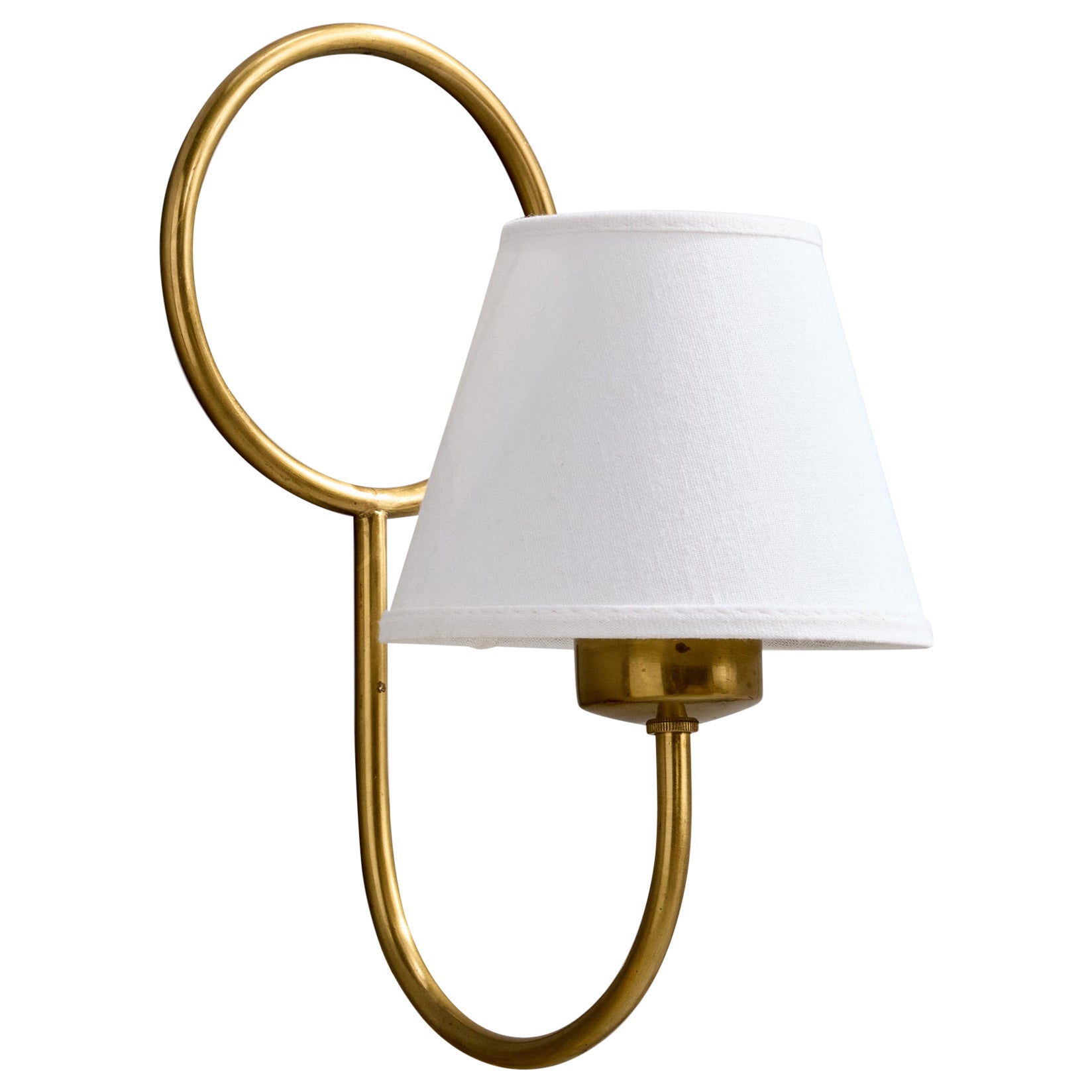 Lampada da parete di design svedese, ottone, tessuto, Svezia, anni '50