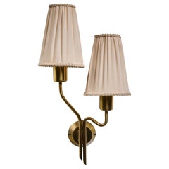 Schwedische Designerin, Wandleuchte, Messing, Stoff, Schweden, 1950er Jahre