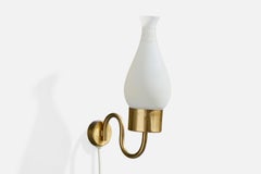 Schwedische Designerin, Wandleuchte, Messing, Glas, Schweden, 1940er Jahre