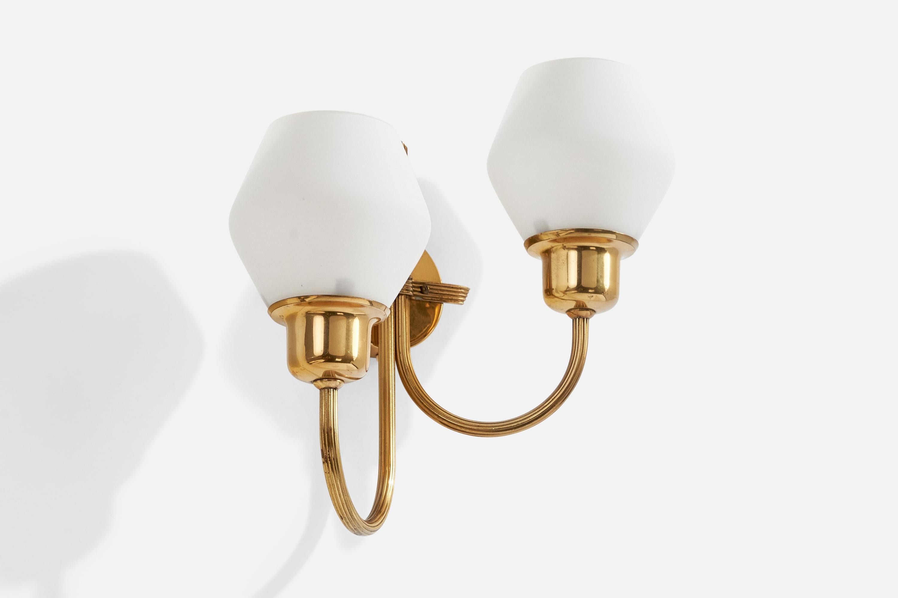 Scandinave moderne Design suédois, applique, laiton, verre, Suède, années 1940 en vente