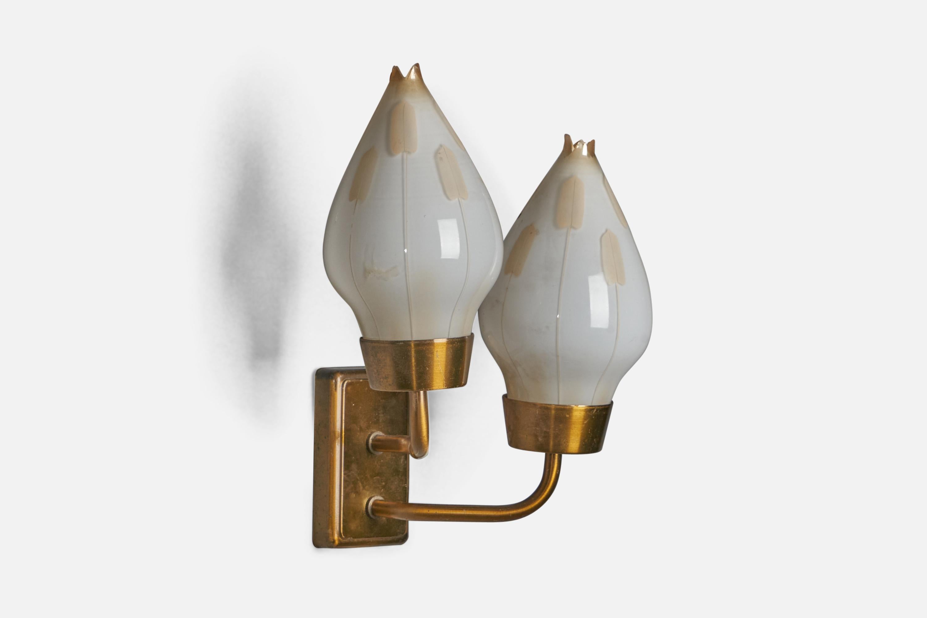 Swedish Designer, Wall Light, Brass, Glass, Sweden, 1940s In Good Condition For Sale In High Point, NC