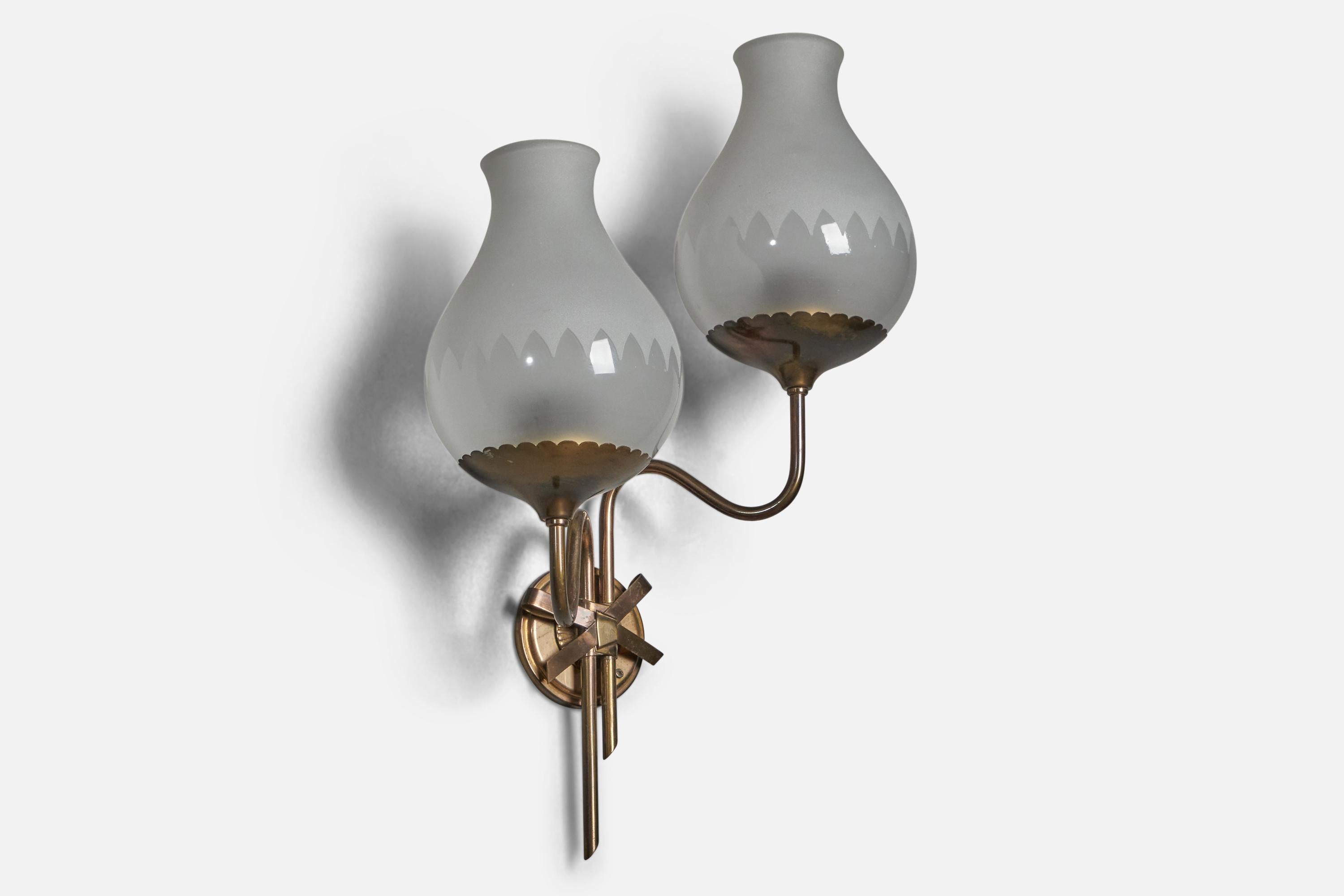 Swedish Designer, Wall Light, Brass, Glass, Sweden, 1940s In Good Condition For Sale In High Point, NC